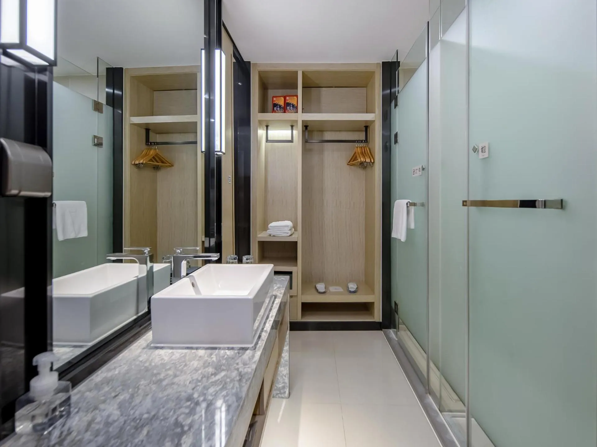 Shower in Echarm Hotel Nanning the MixC Exhibition Center Metro Station