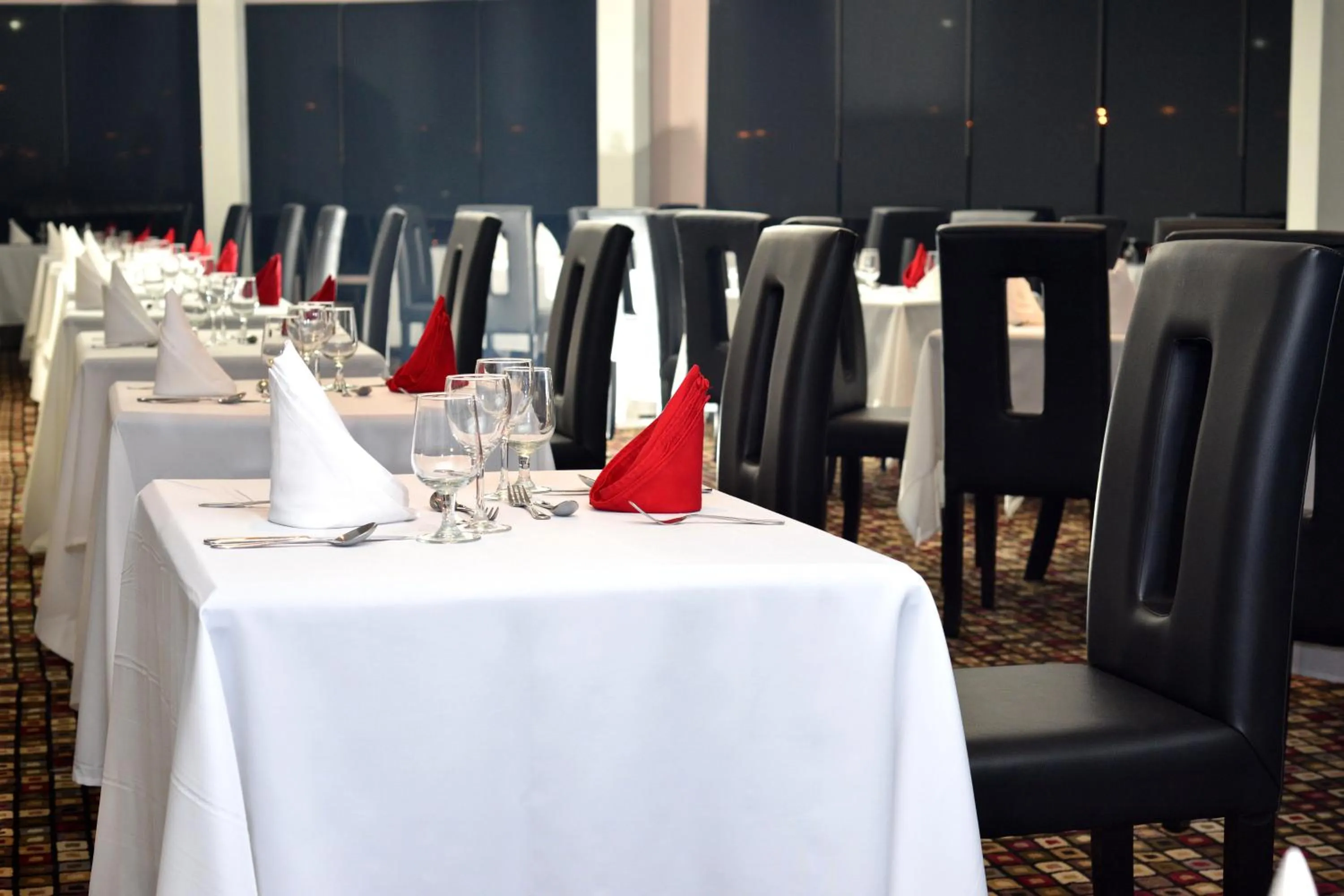 Restaurant/places to eat in Regent Star Hotel