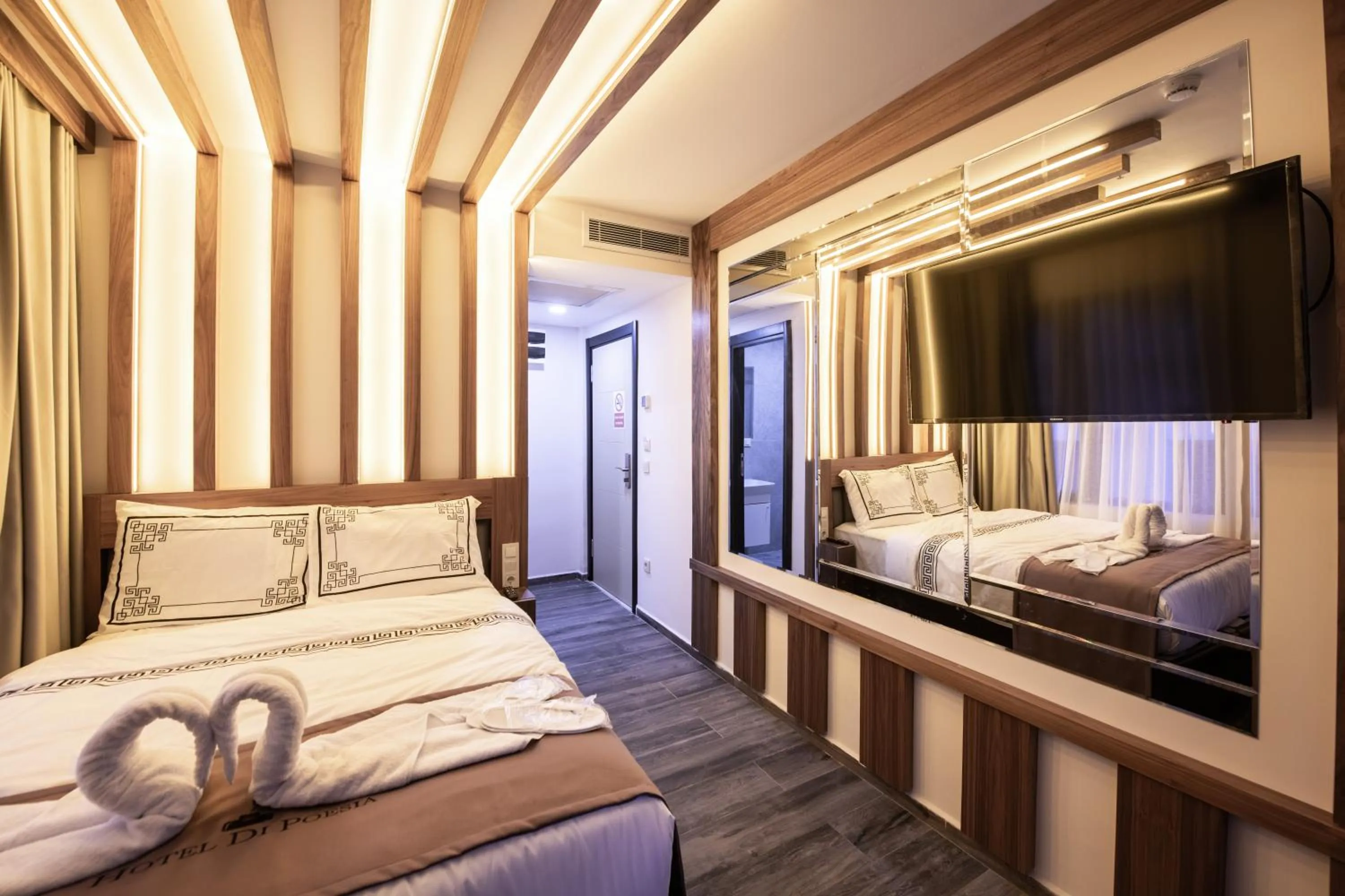 TV and multimedia in hotel di poesia deluxe