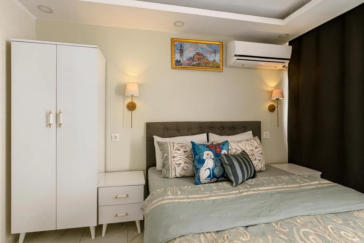 Bed in Ozer Hotel & Apartments