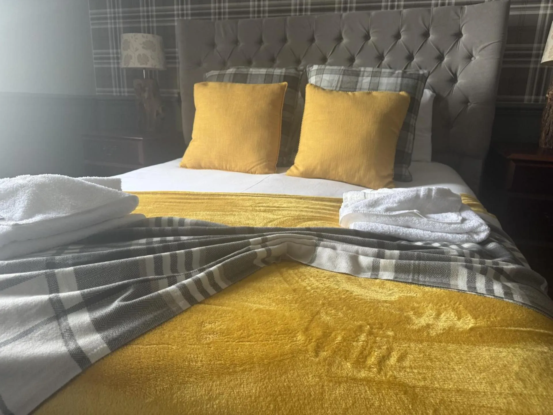 Bed in Ivy By The Sea