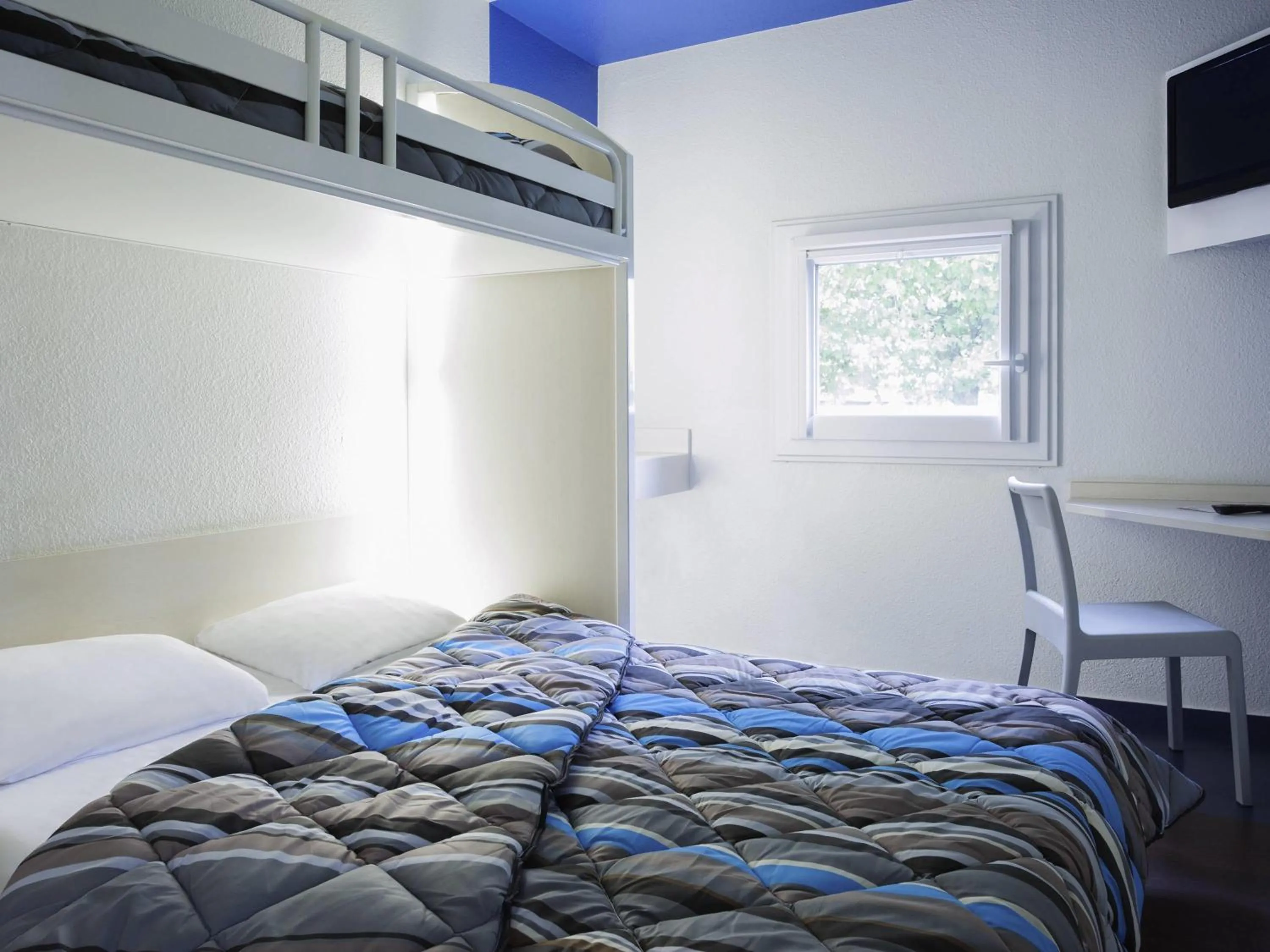 Bedroom, Bed in hotelF1 Saint Etienne Est La Grand Croix