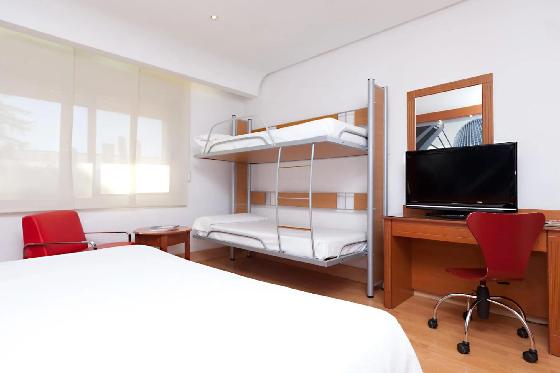 Photo of the whole room, Bed in Gran Hotel Los Angeles