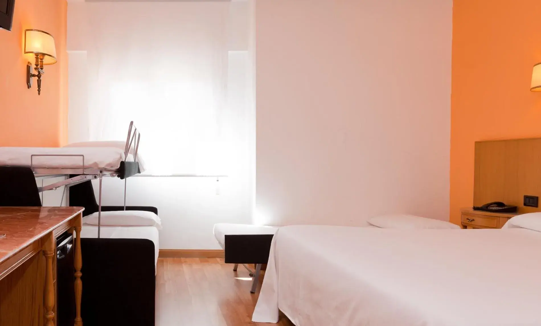 Family Room in Gran Hotel Los Angeles Family Room in Gran Hotel Los Angeles