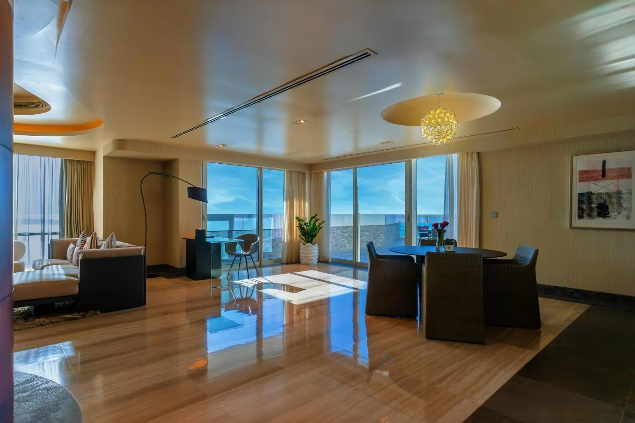 Living room in The Art Hotel & Resort