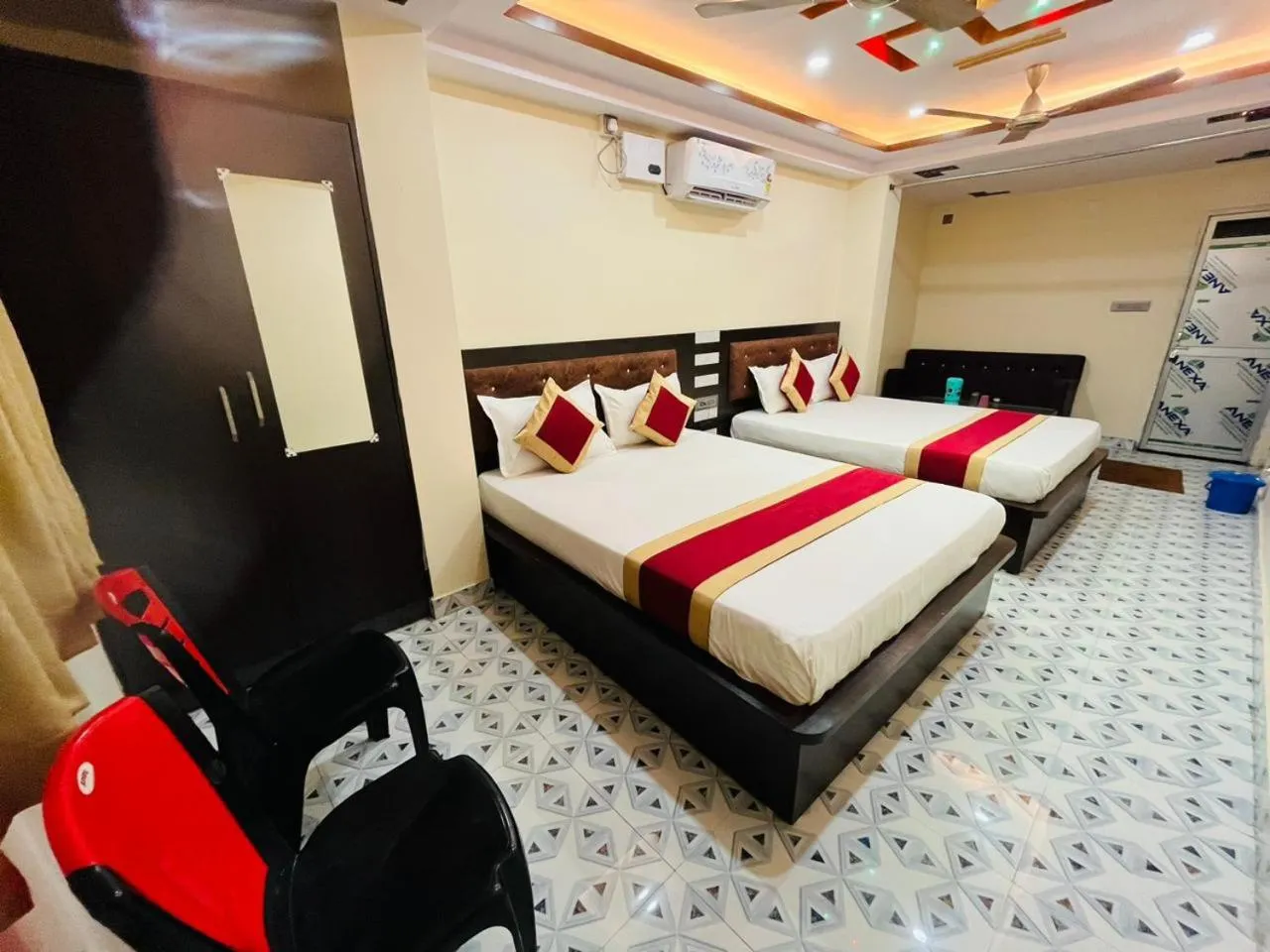 View (from property/room), Bed in SS Hotel