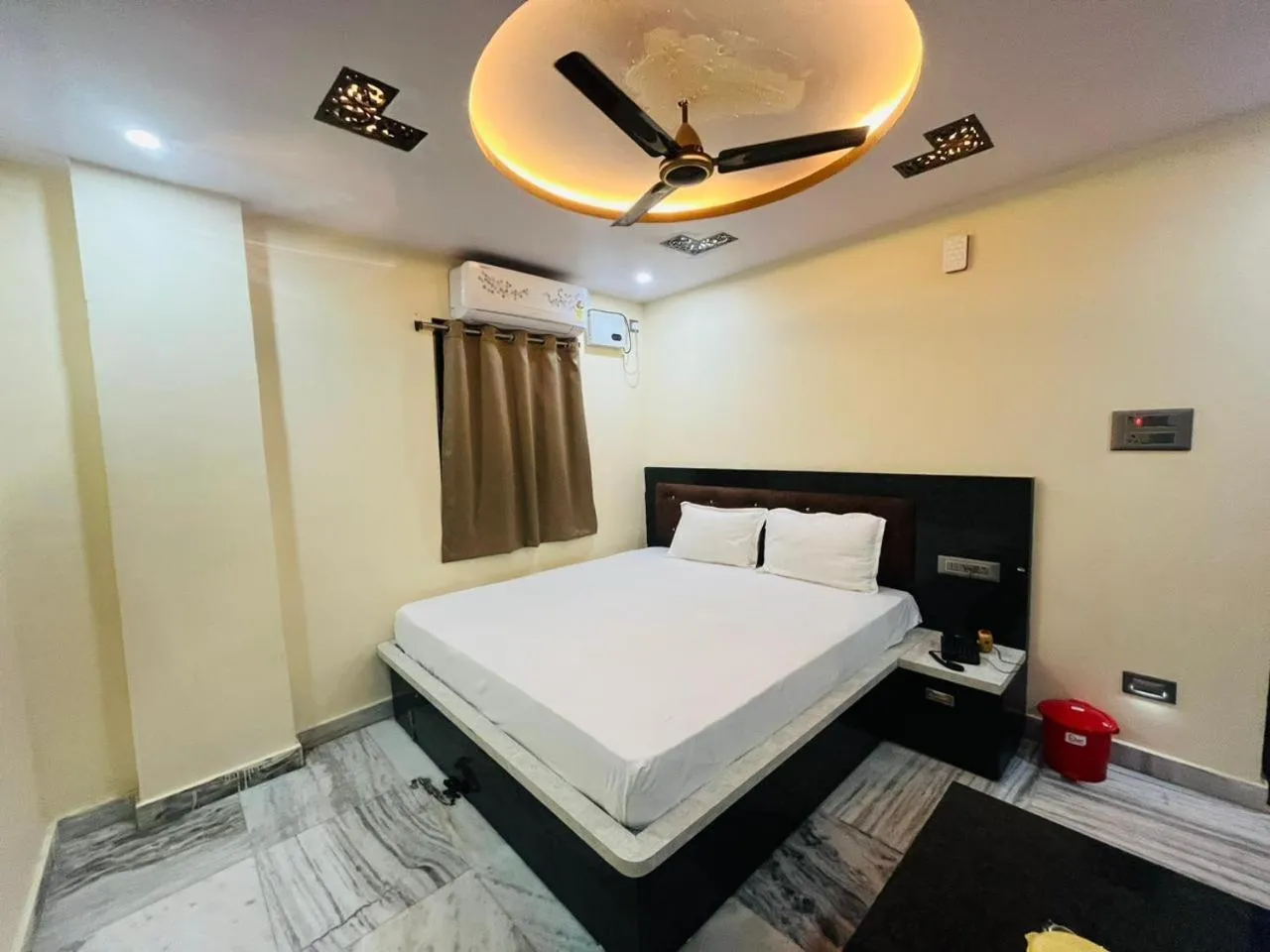 View (from property/room), Bed in SS Hotel