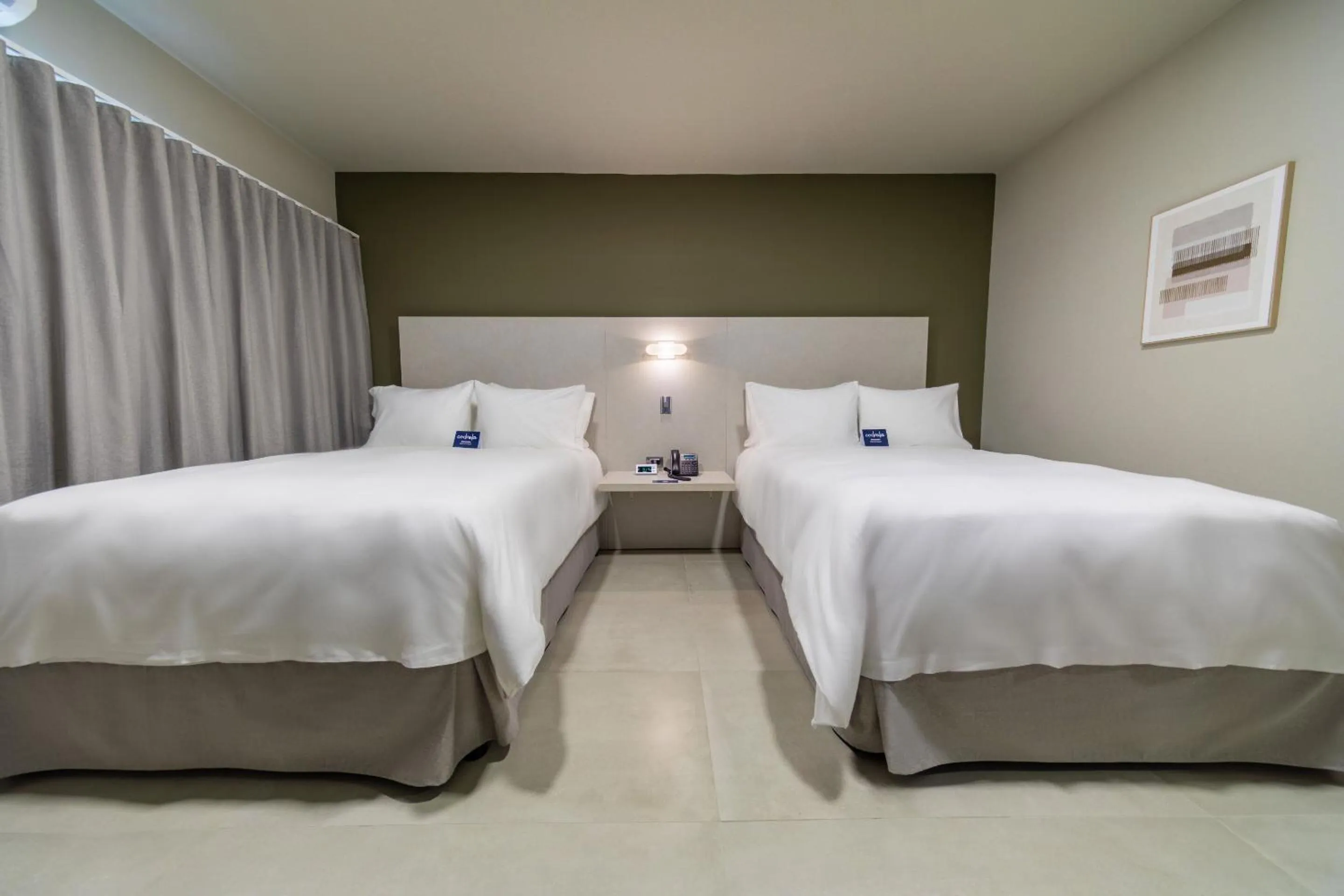 Bedroom, Bed in Cedrela