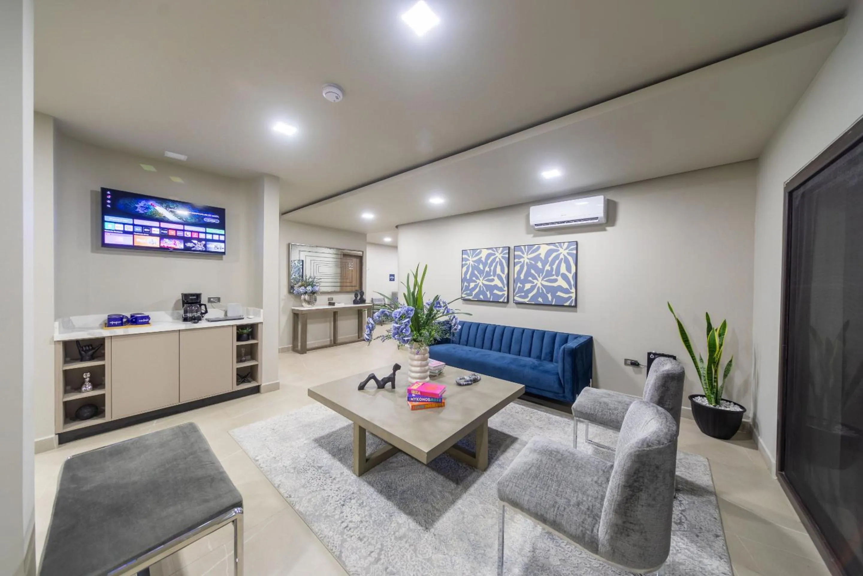 Lobby or reception in Cedrela