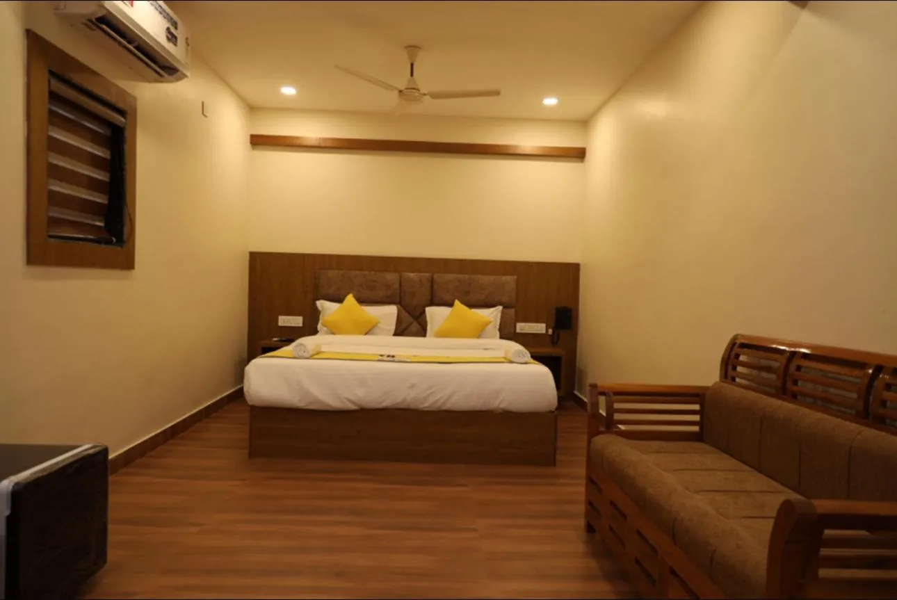 Photo of the whole room, Bed in Hotel president park Coimbatore