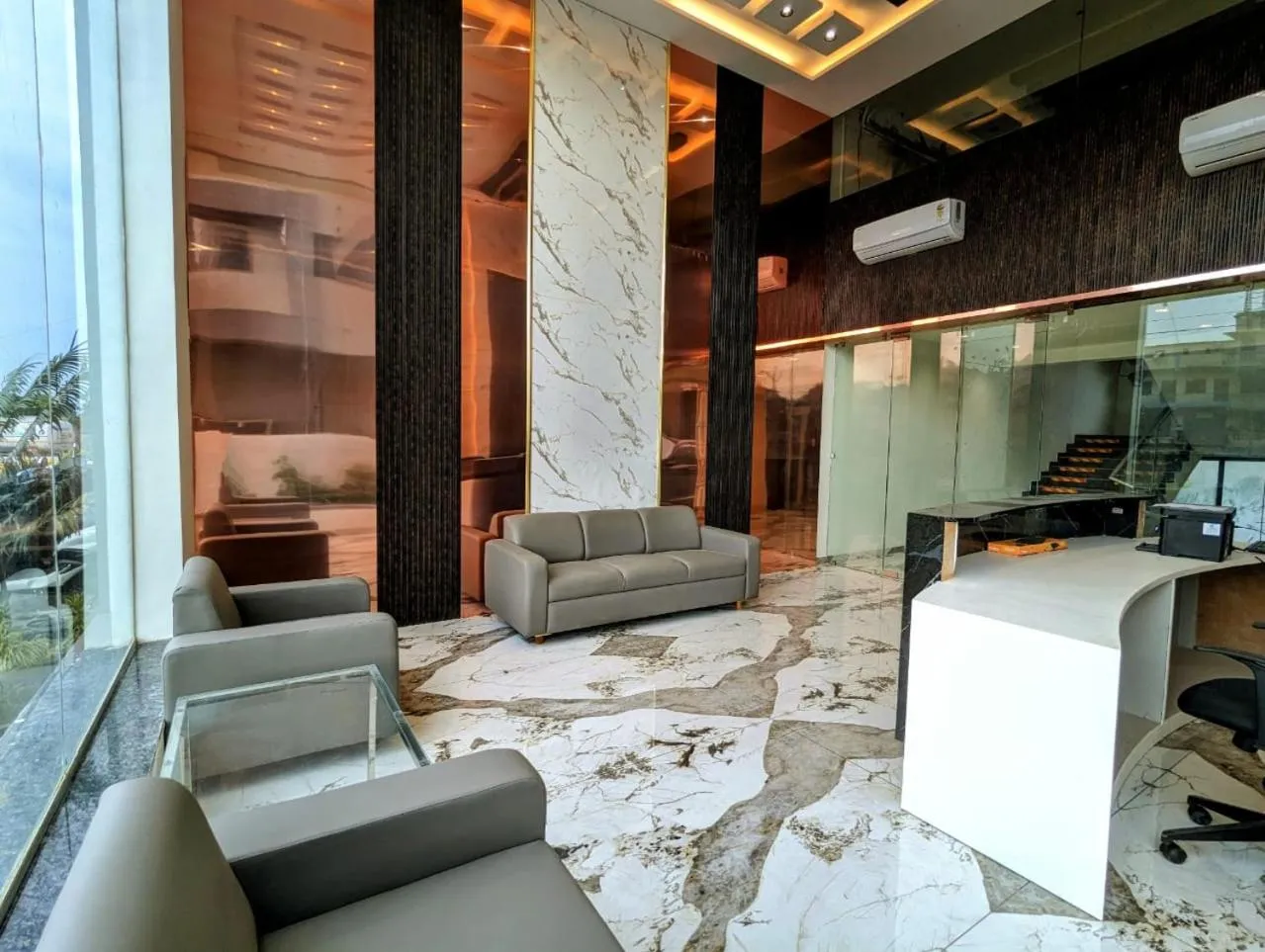 Lobby or reception in Hotel Majestic By NxtJen Hospitality