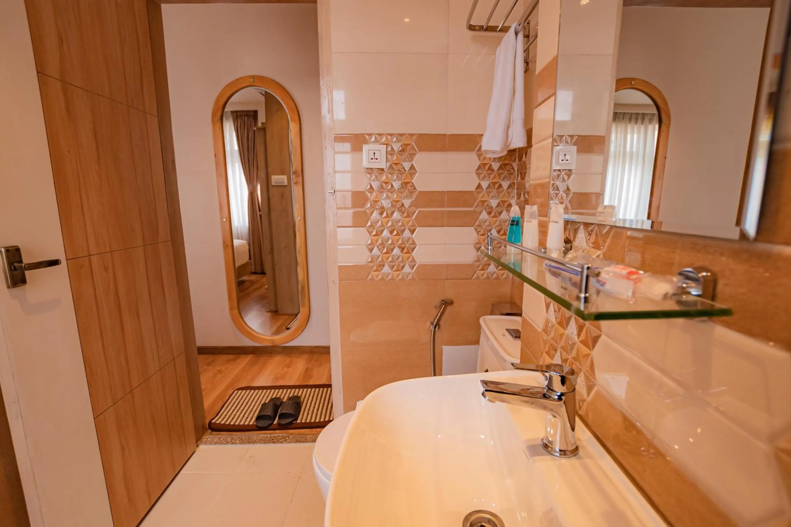 Shower in Hotel Vistara