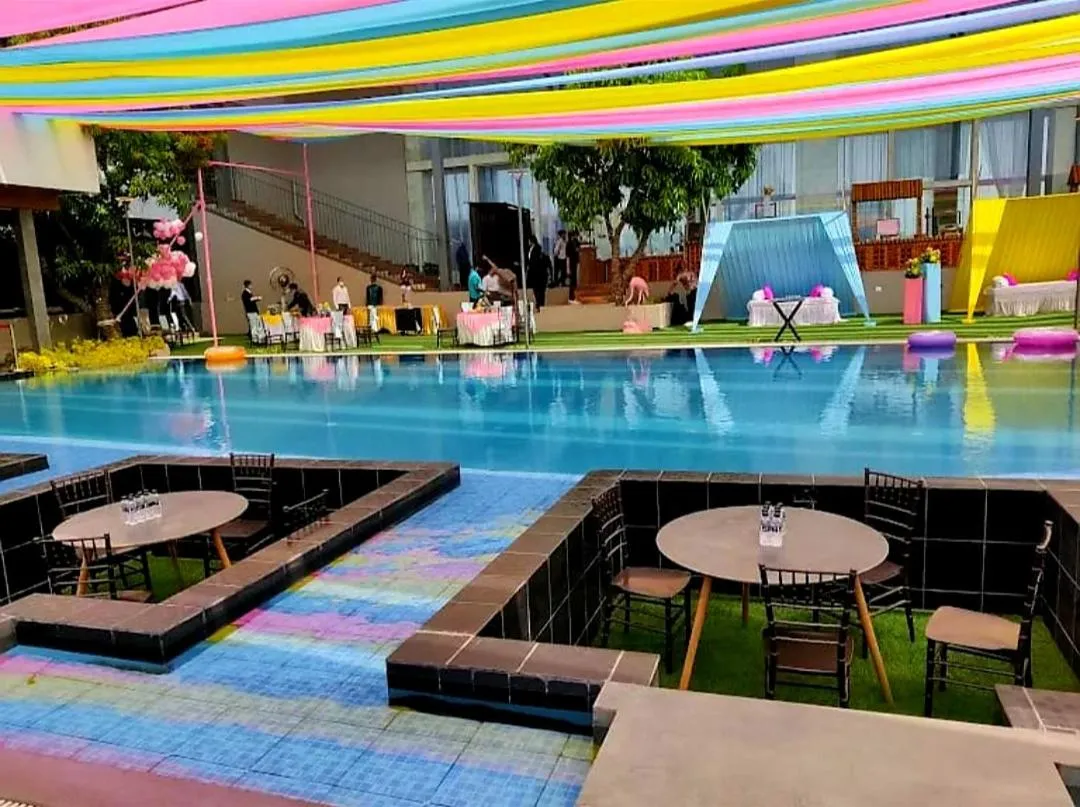 Pool view in The Democracy Hotel & Resorts