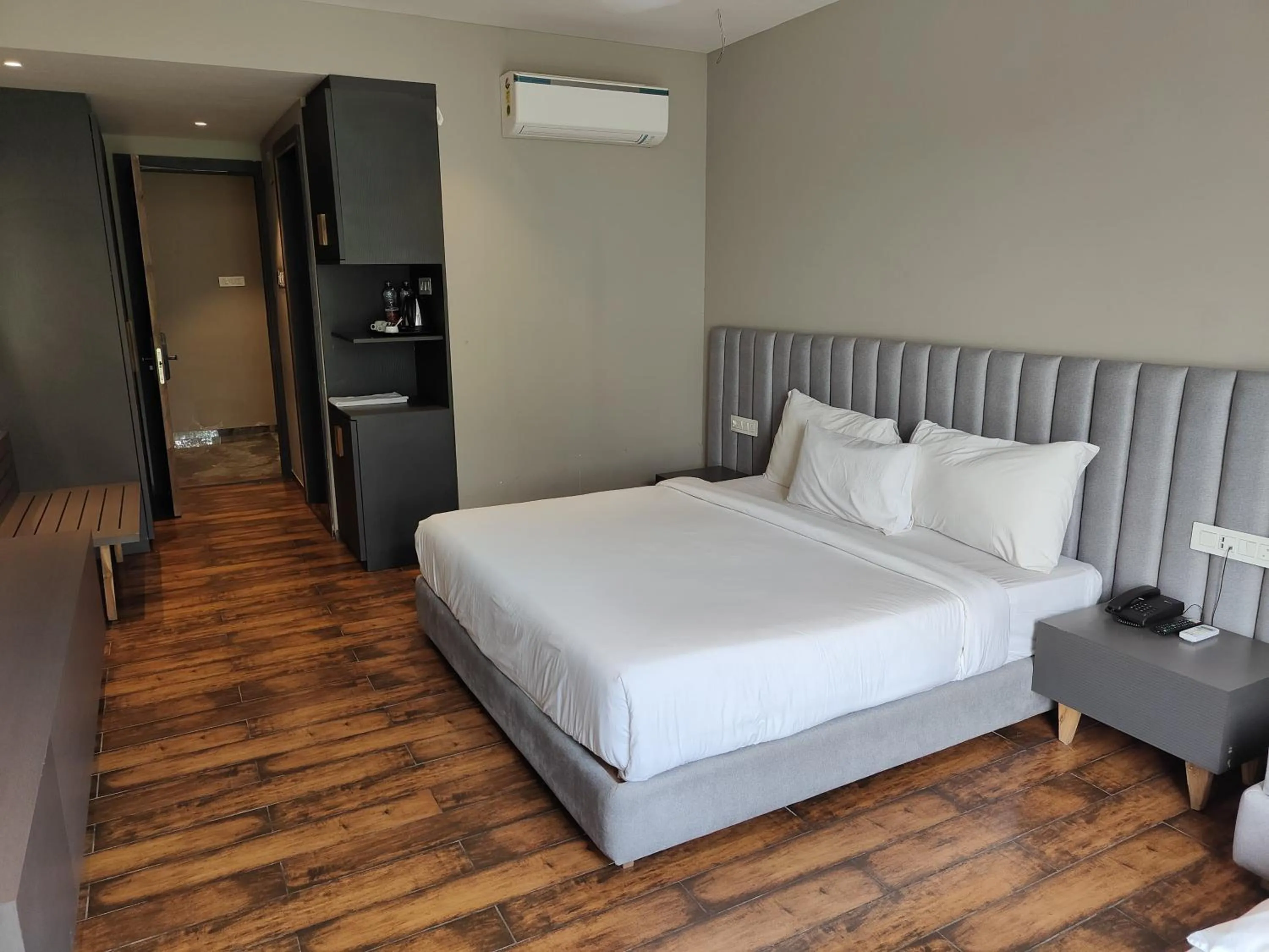 Bedroom, Bed in The Democracy Hotel & Resorts