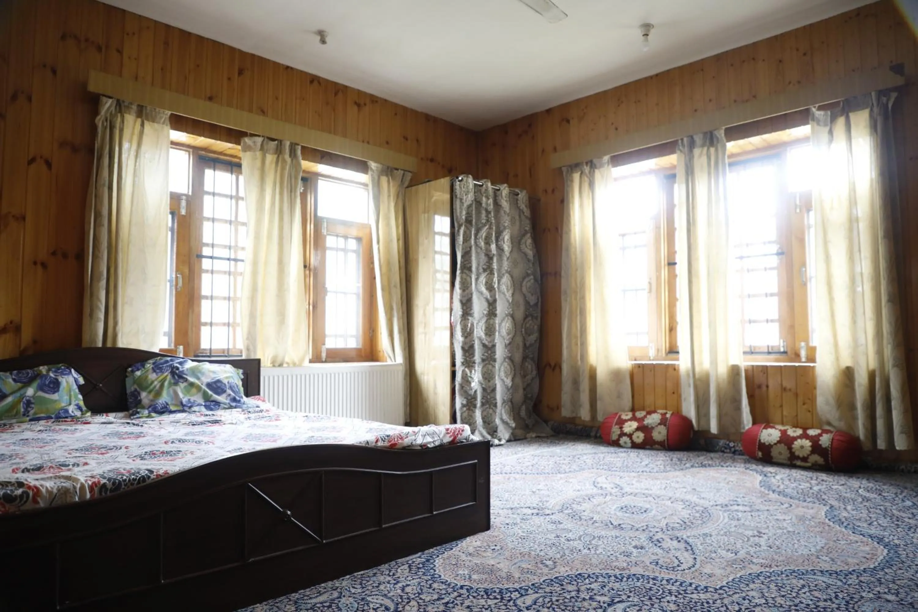 Bedroom, Bed in The Bilt farmhouse