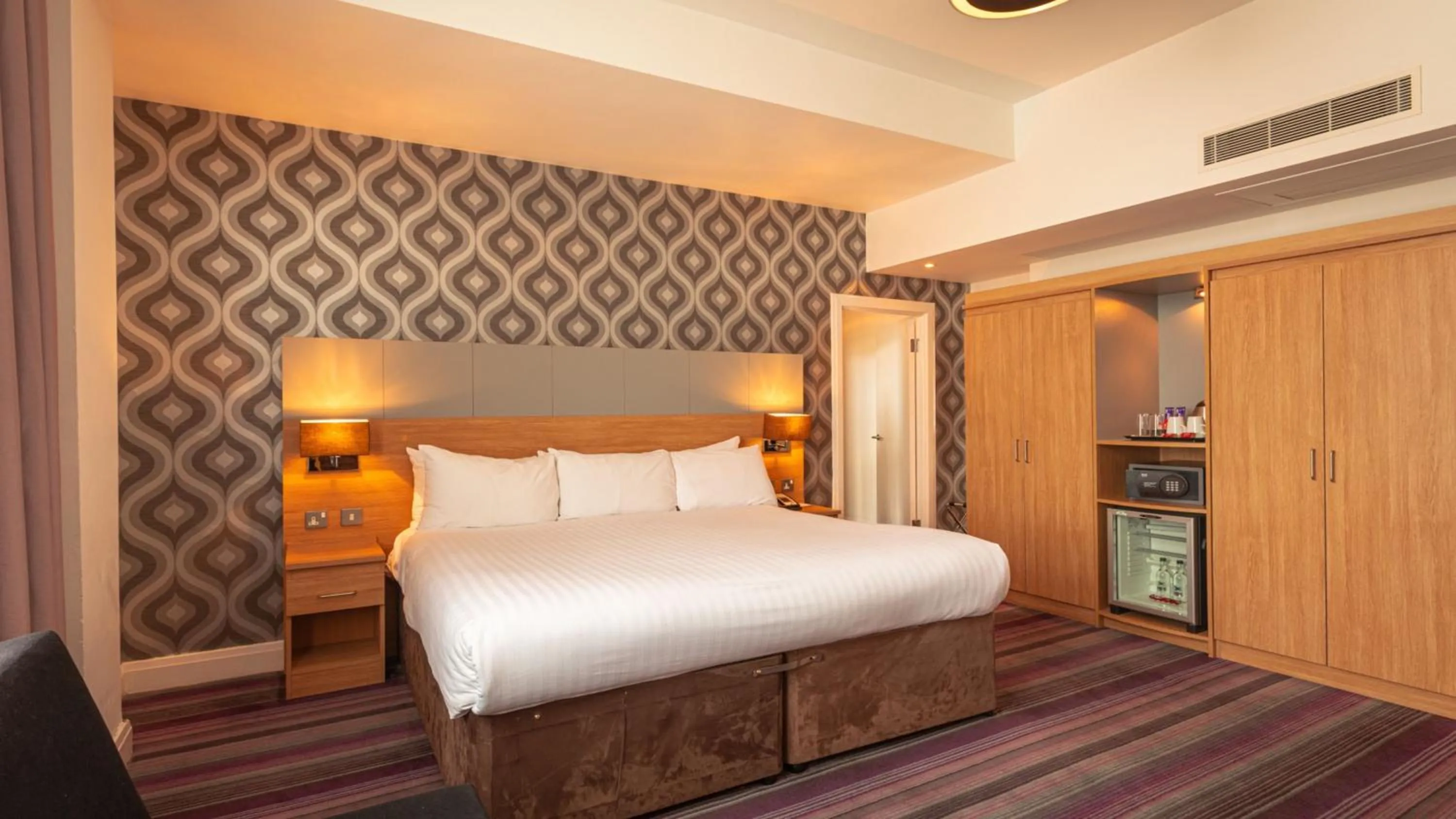 Photo of the whole room, Bed in Holiday Inn Darlington-A1 Scotch Corner by IHG