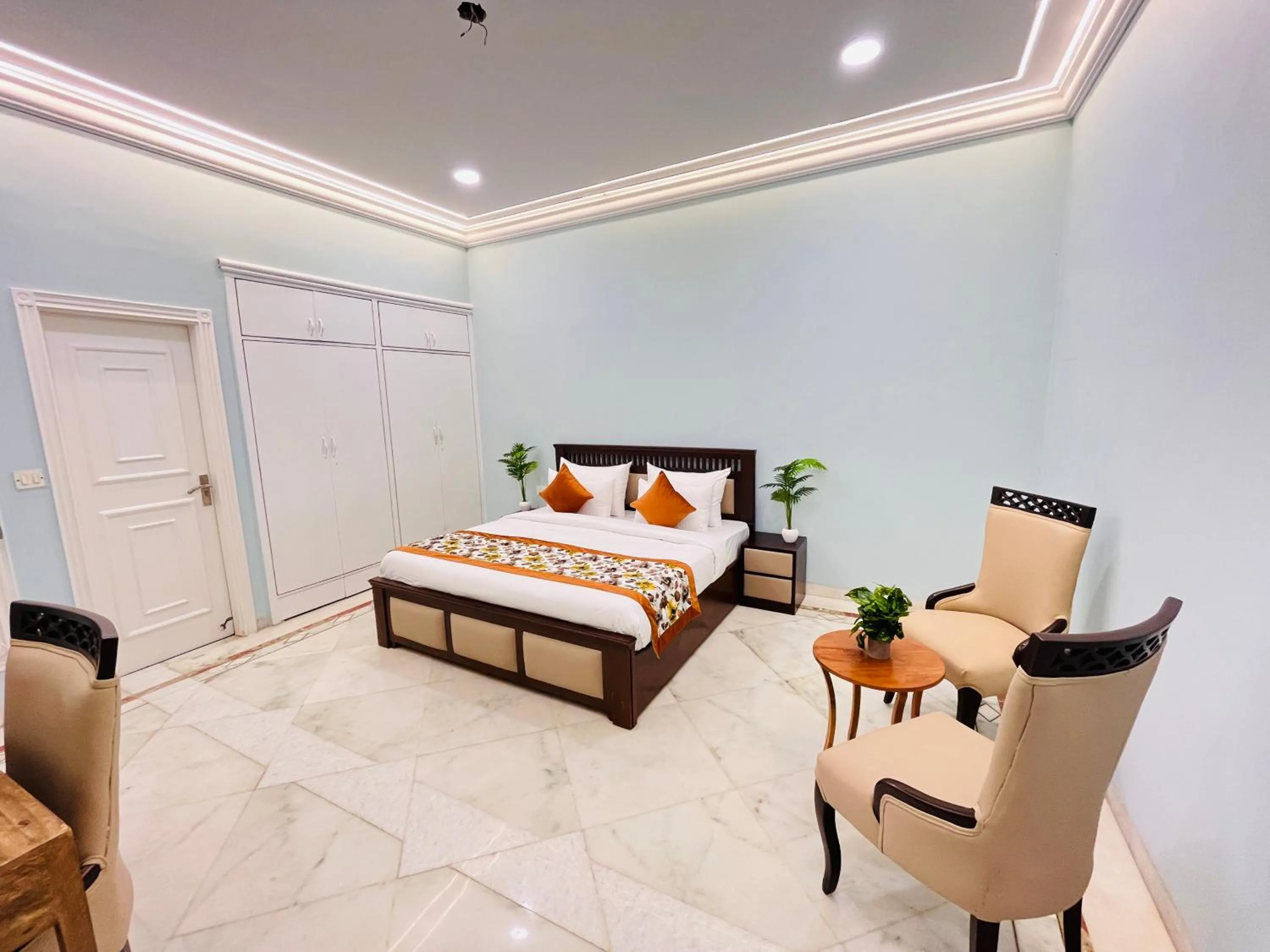 Bed in Gulmohar Residency, Hauz Khas New Delhi, Couple Friendly