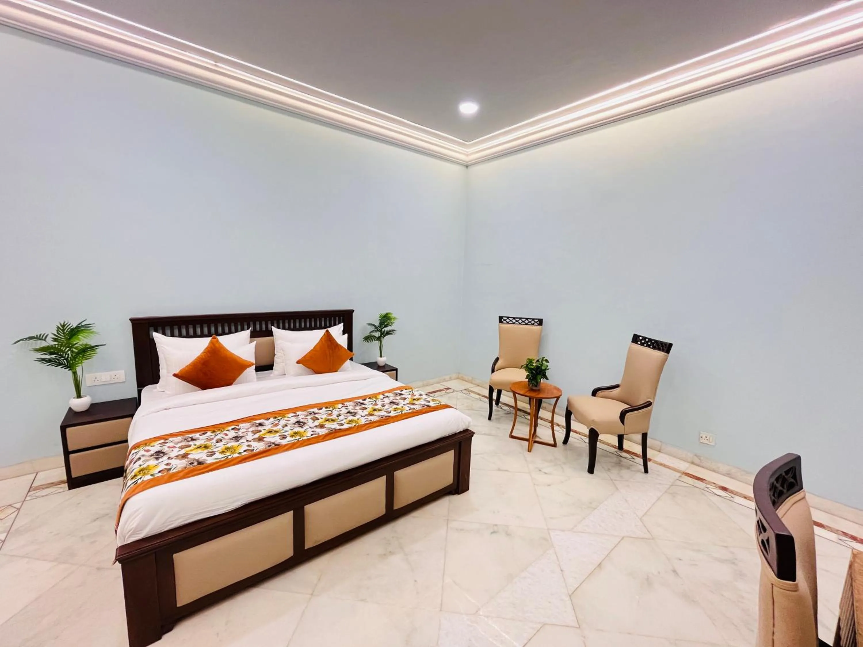 Bed in Gulmohar Residency, Hauz Khas New Delhi, Couple Friendly