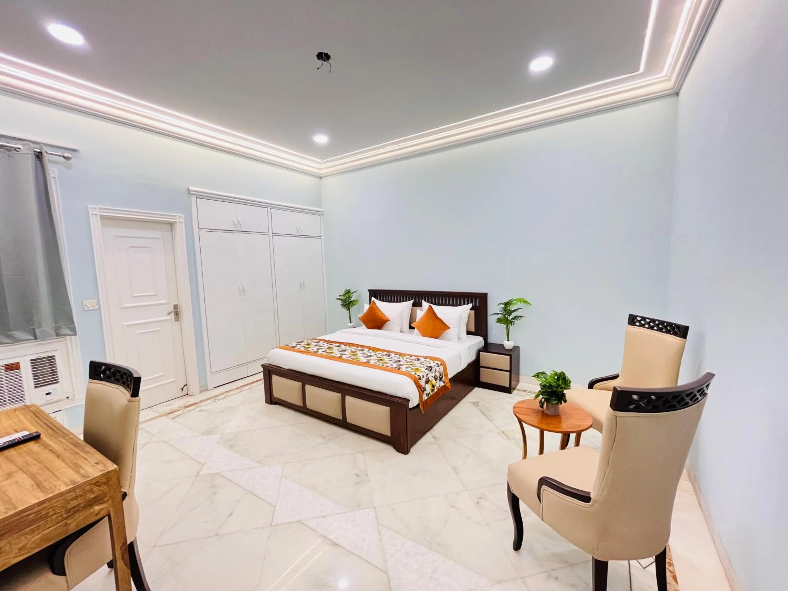 Bed in Gulmohar Residency, Hauz Khas New Delhi, Couple Friendly
