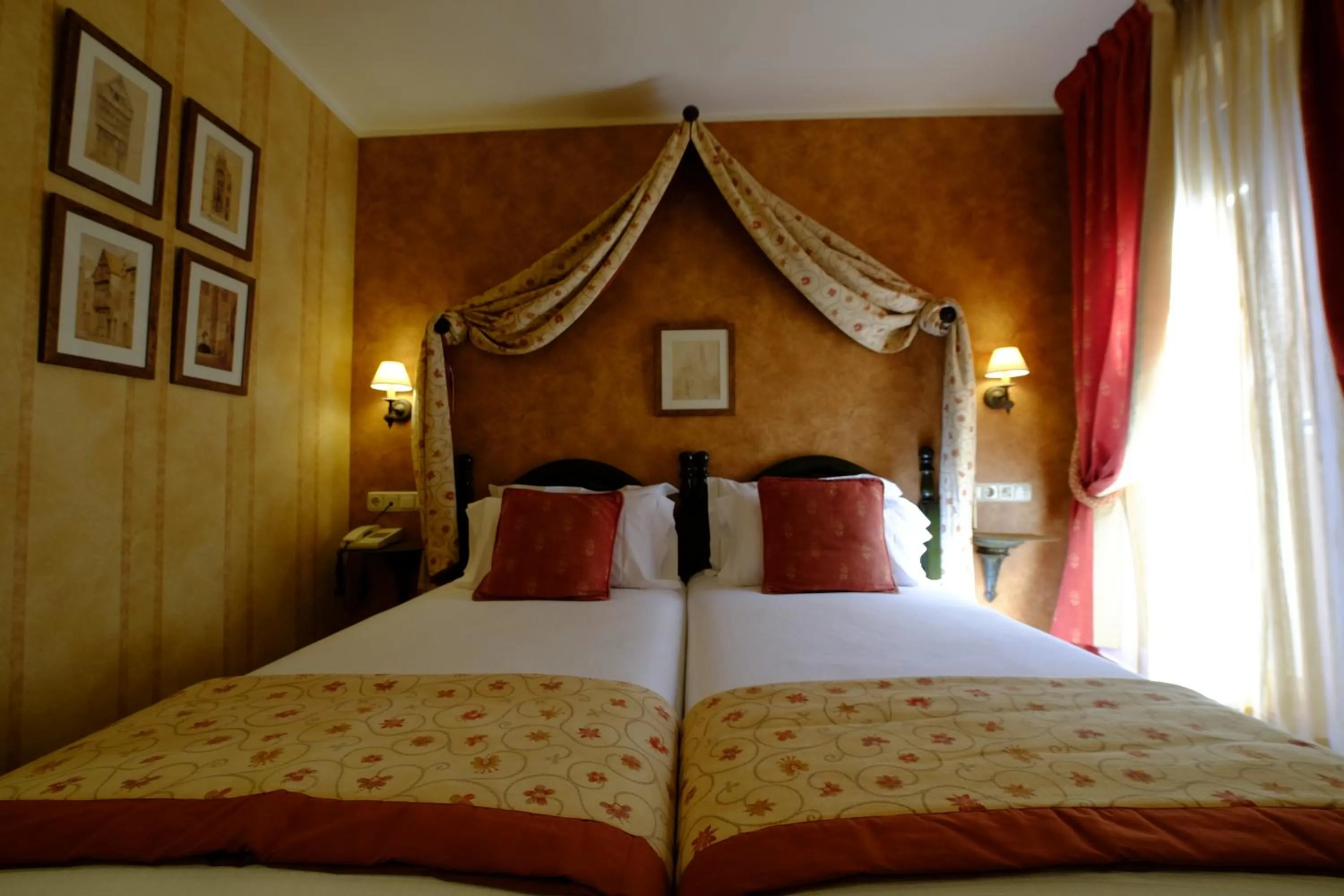 Bedroom in Hotel Pradas Ordesa