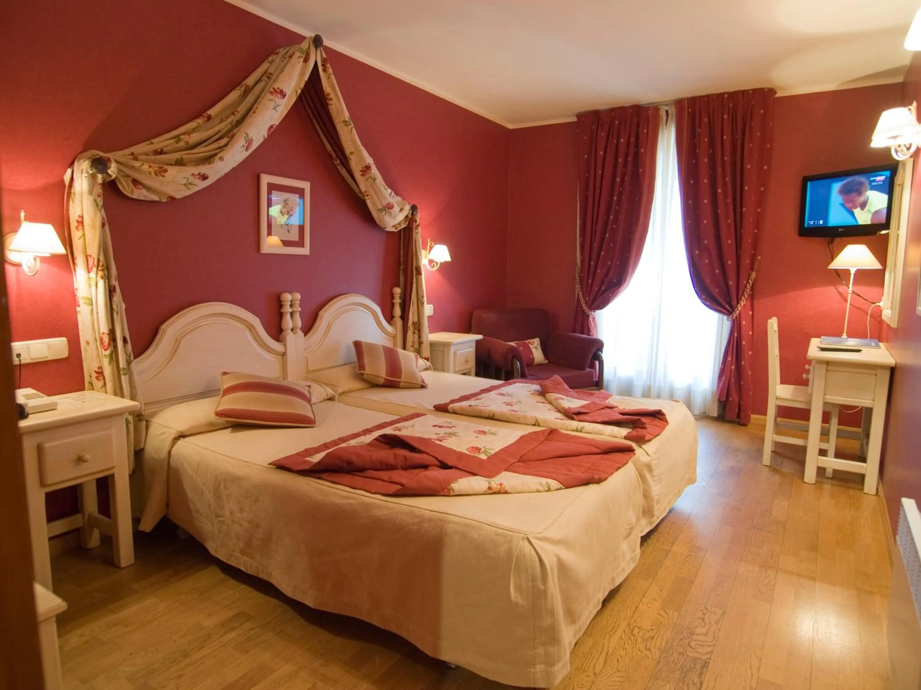 Photo of the whole room in Hotel Pradas Ordesa