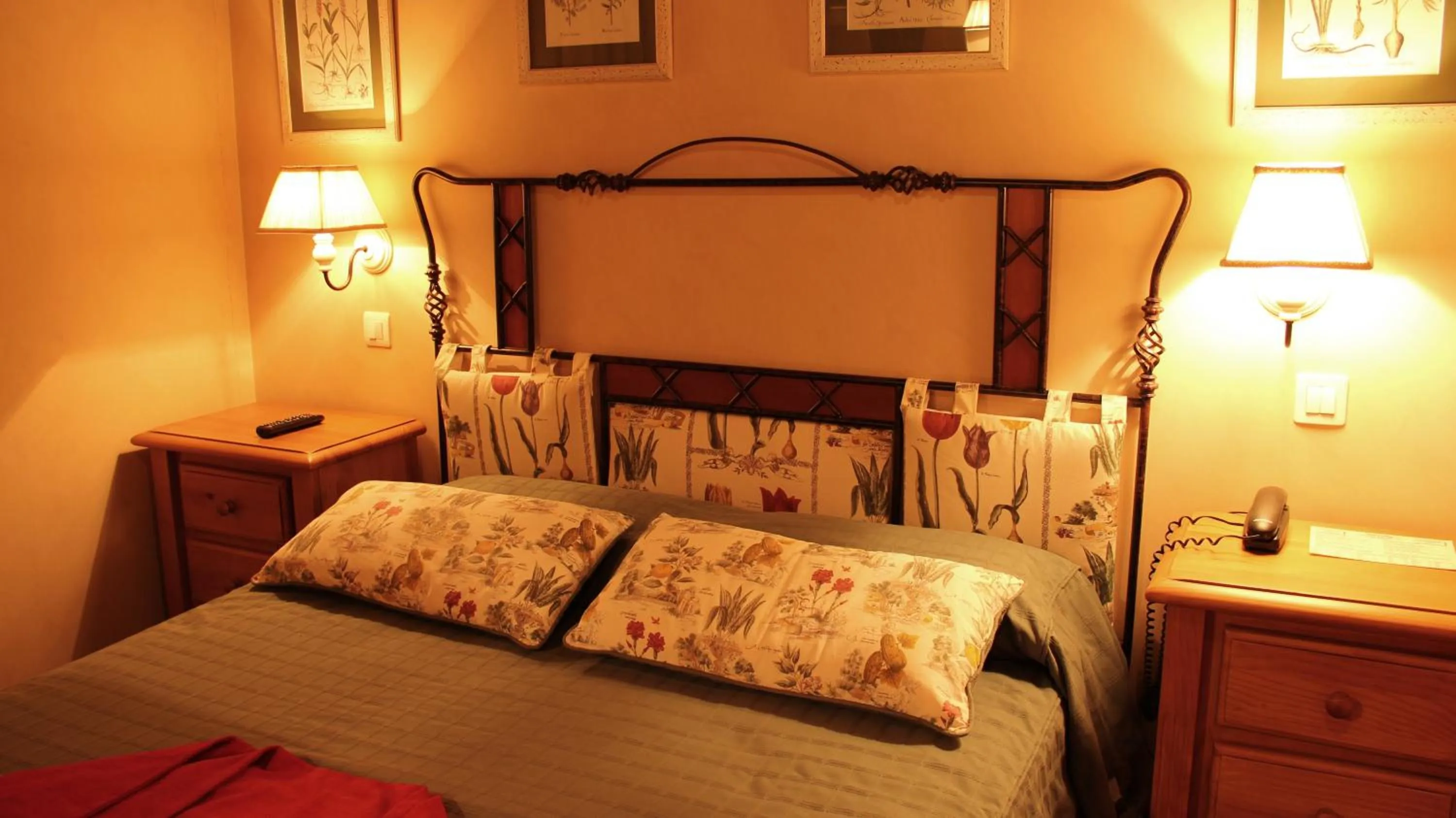 Bed in Hotel Pradas Ordesa