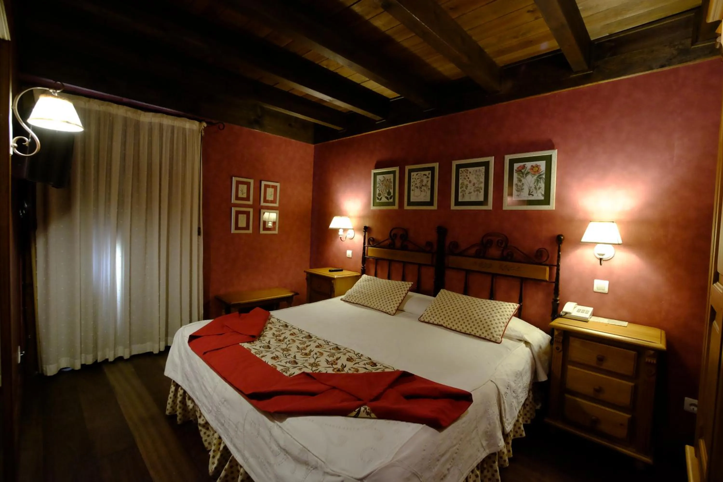 Bedroom in Hotel Pradas Ordesa