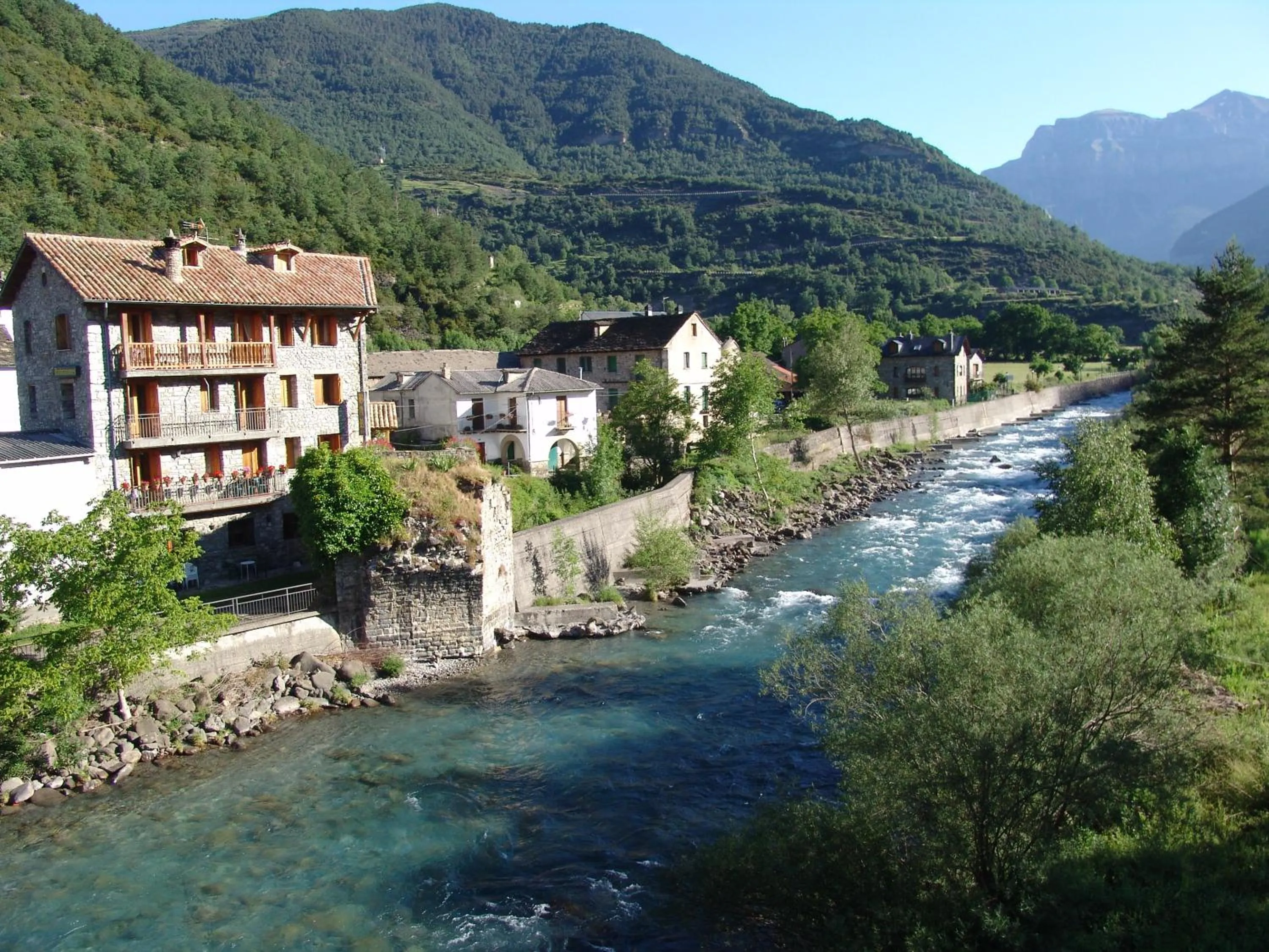 Area and facilities in Hotel Pradas Ordesa