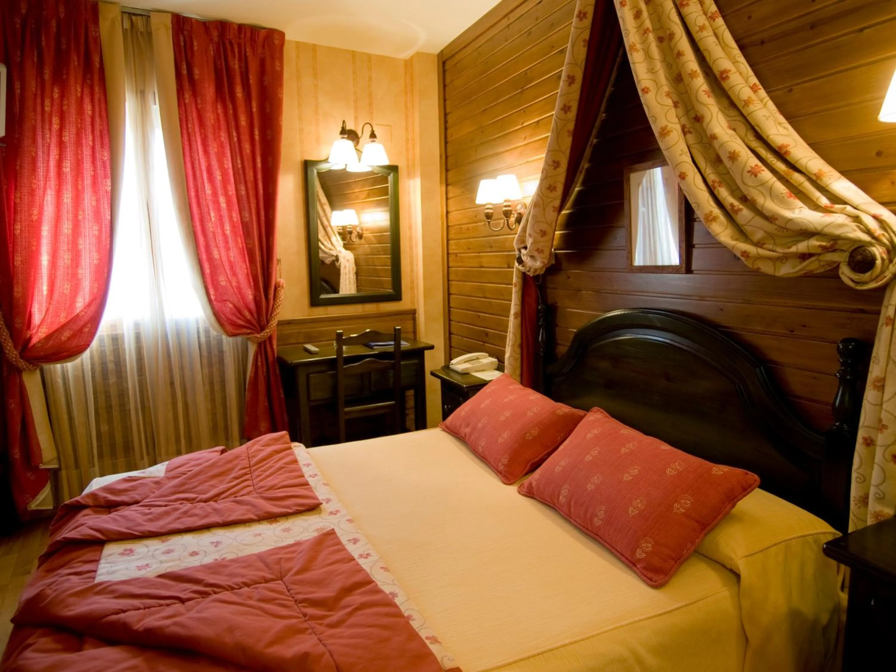 Photo of the whole room in Hotel Pradas Ordesa