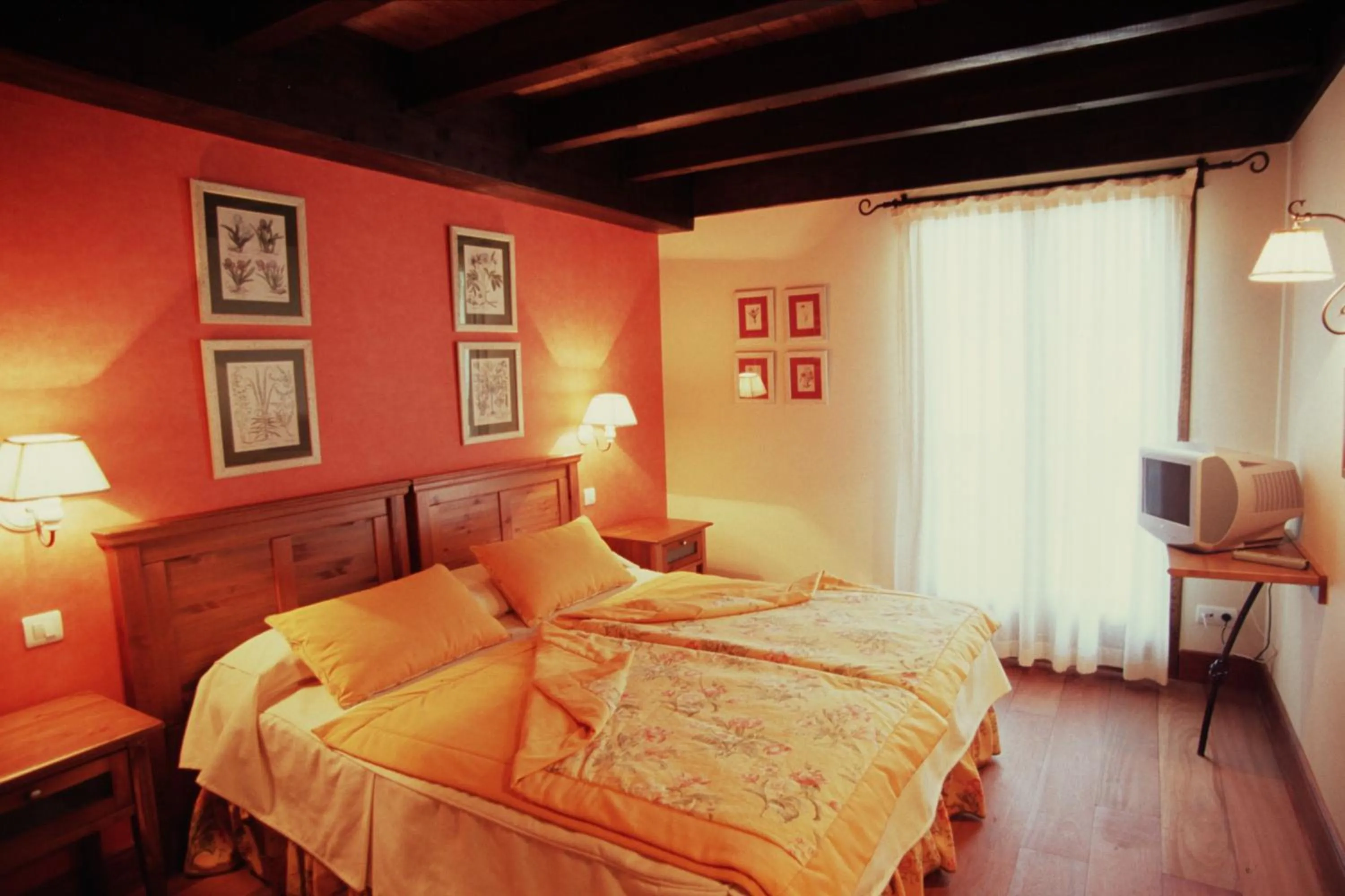 Photo of the whole room in Hotel Pradas Ordesa