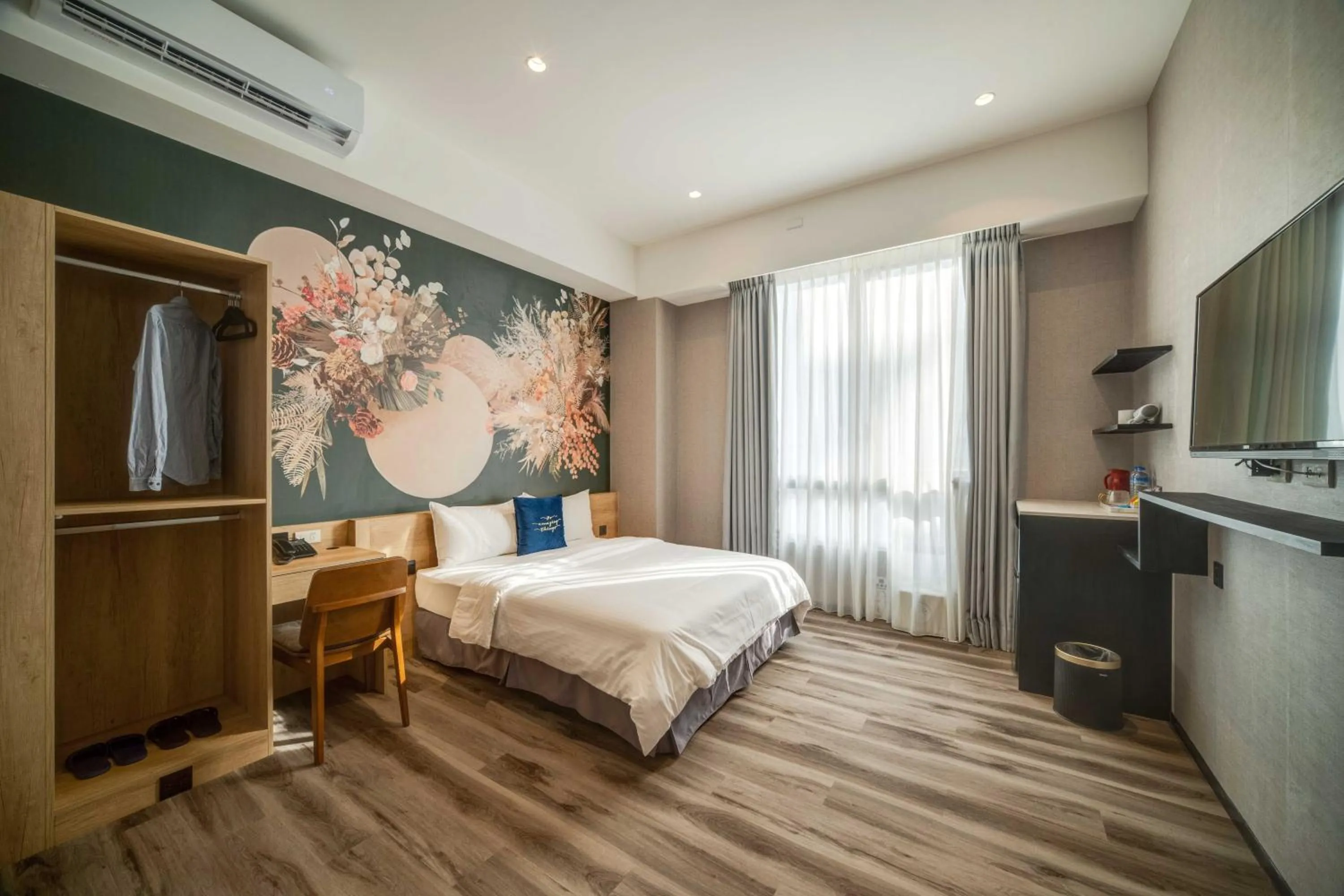 Photo of the whole room, Bed in Fun Stay Inn Chengdu