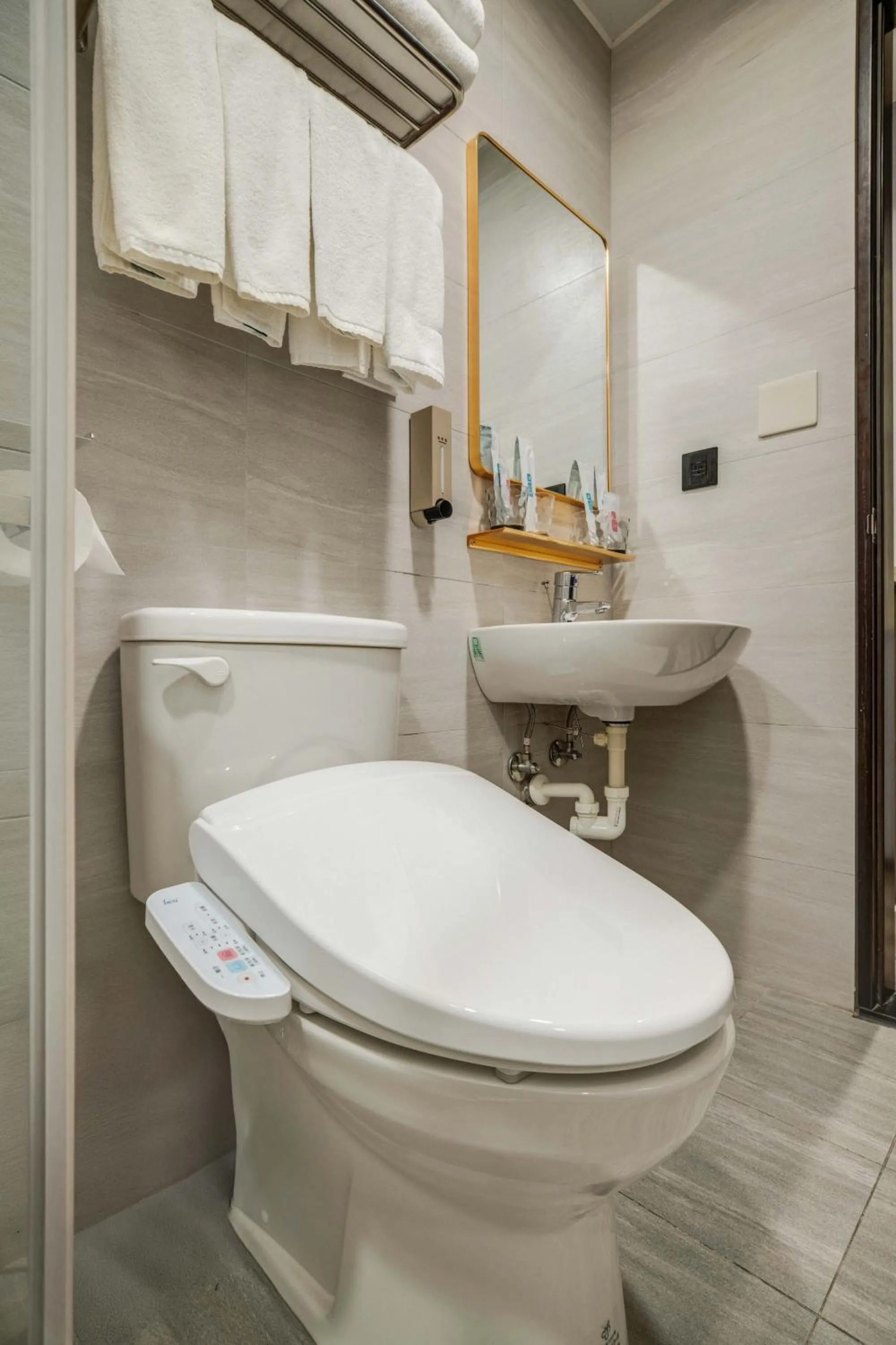 Bathroom in Fun Stay Inn Chengdu