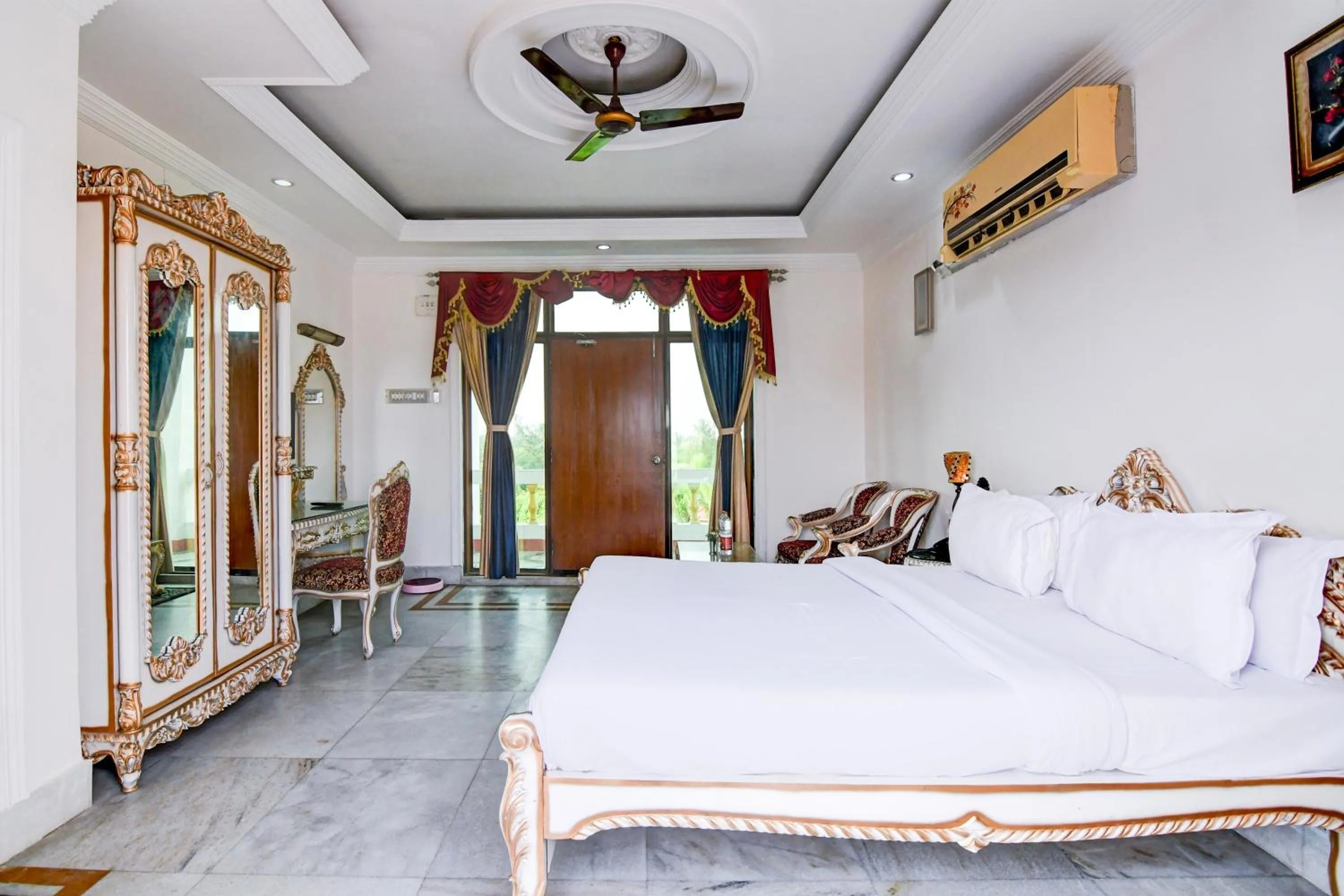 Palette - Hotel ICON Bakkhali