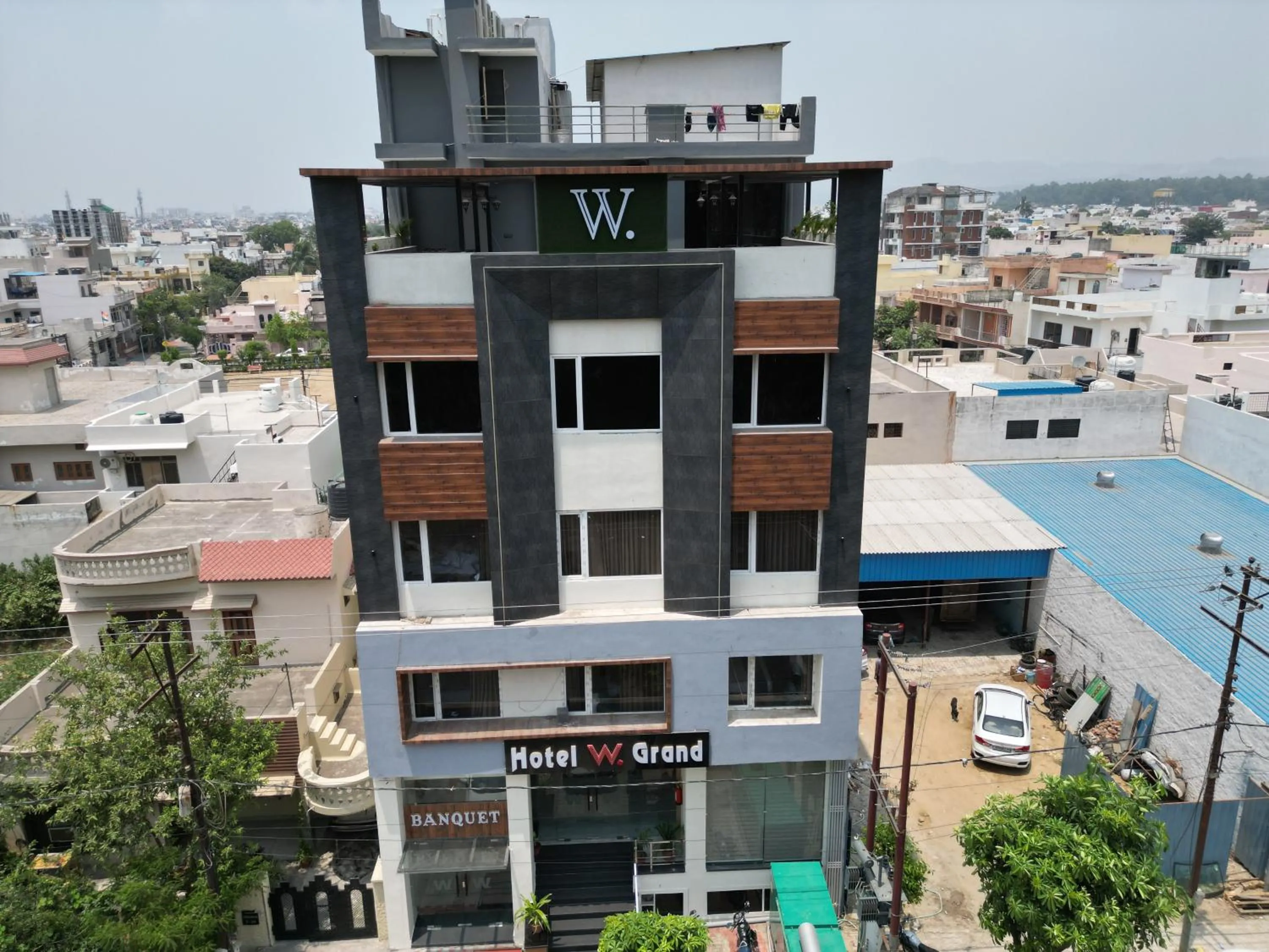 Property building in Hotel W Grand - A Boutique Hotel