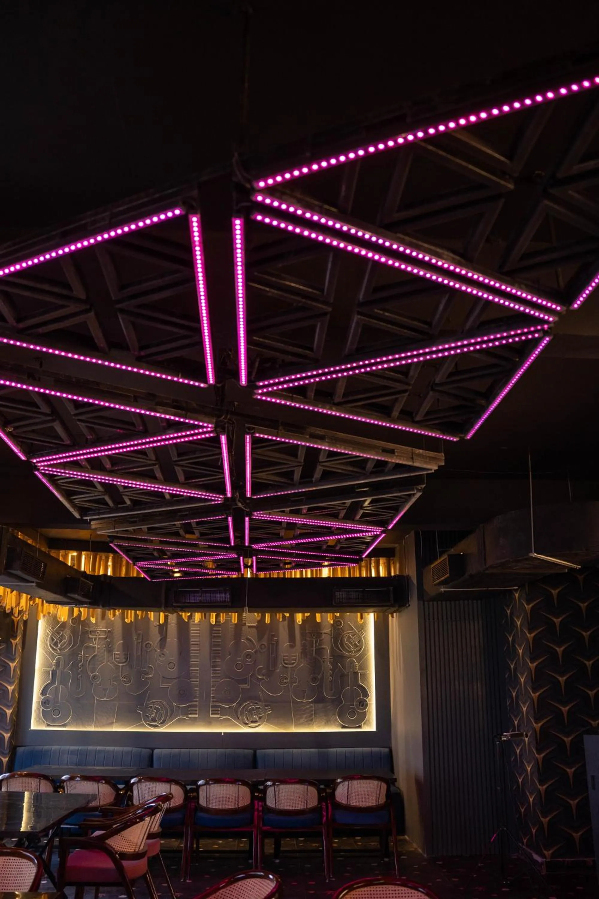 Restaurant/places to eat in Hotel W Grand - A Boutique Hotel