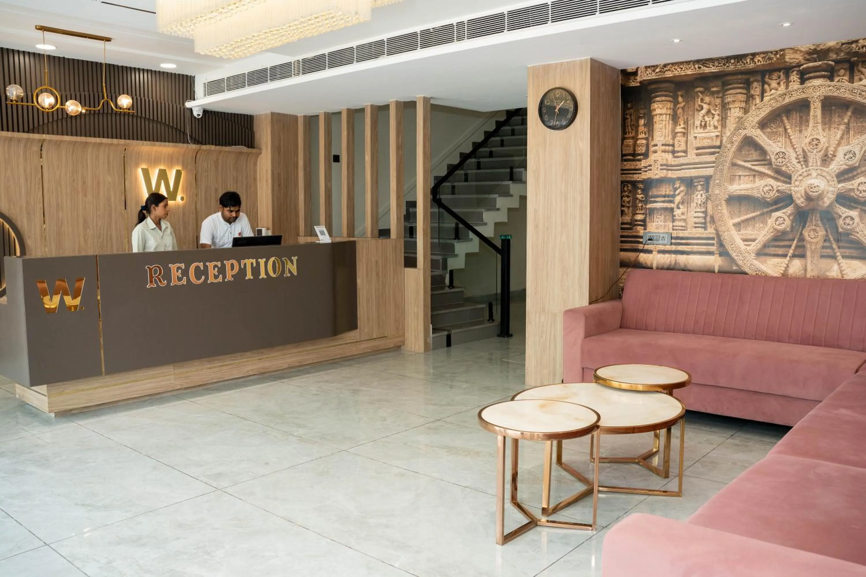 Restaurant/places to eat in Hotel W Grand - A Boutique Hotel