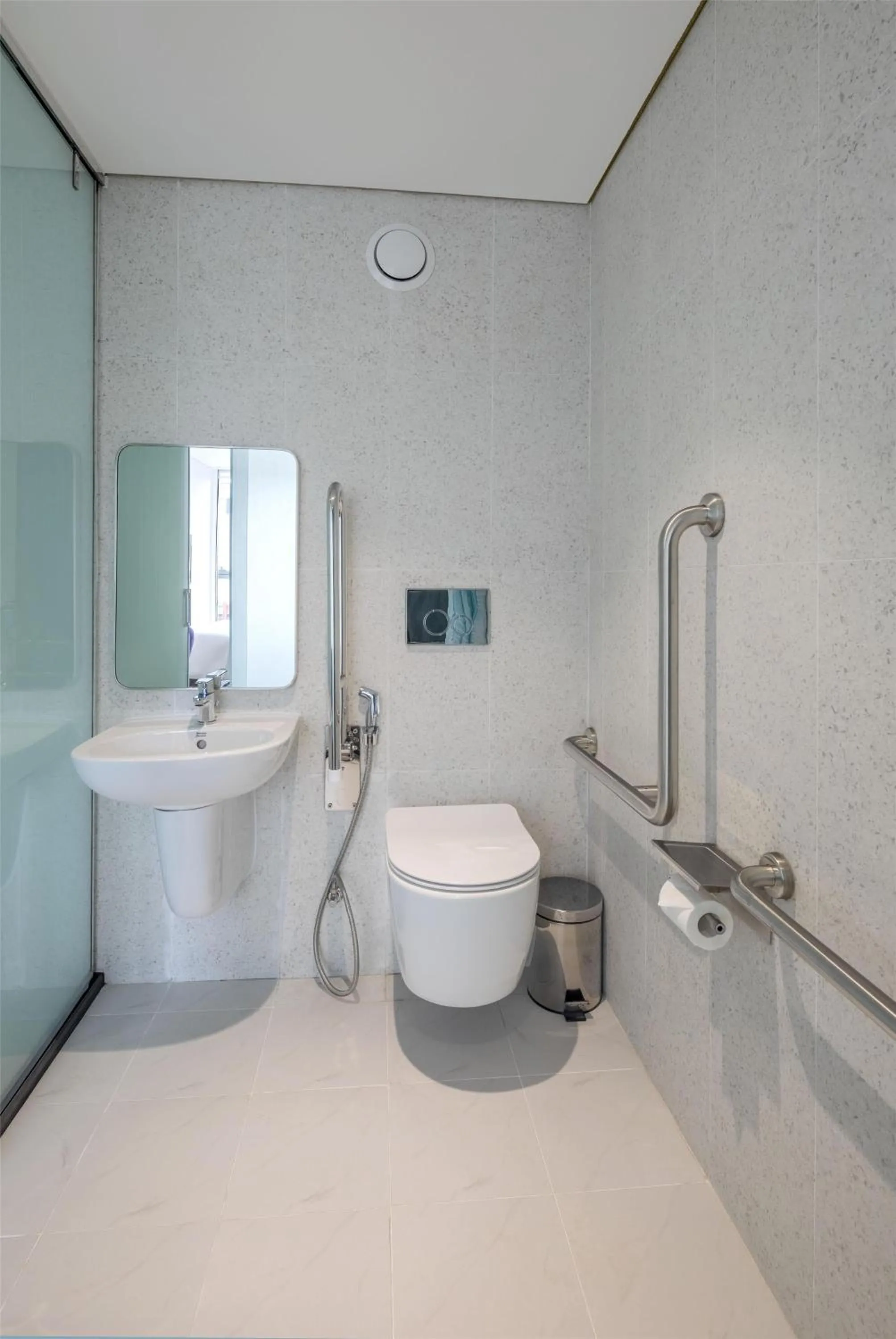 Bathroom in Tru by Hilton Da Nang City Centre