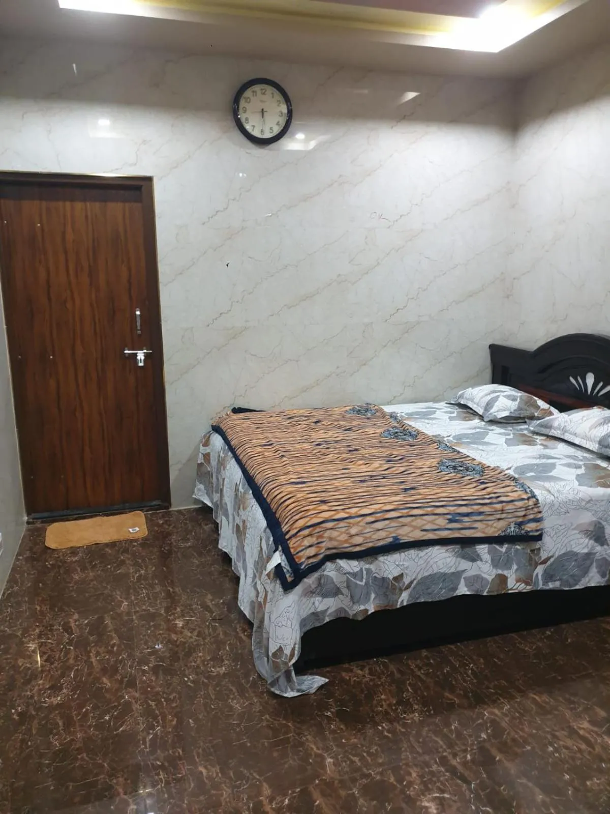 Bed in RKS INTERNATIONAL HAMPi