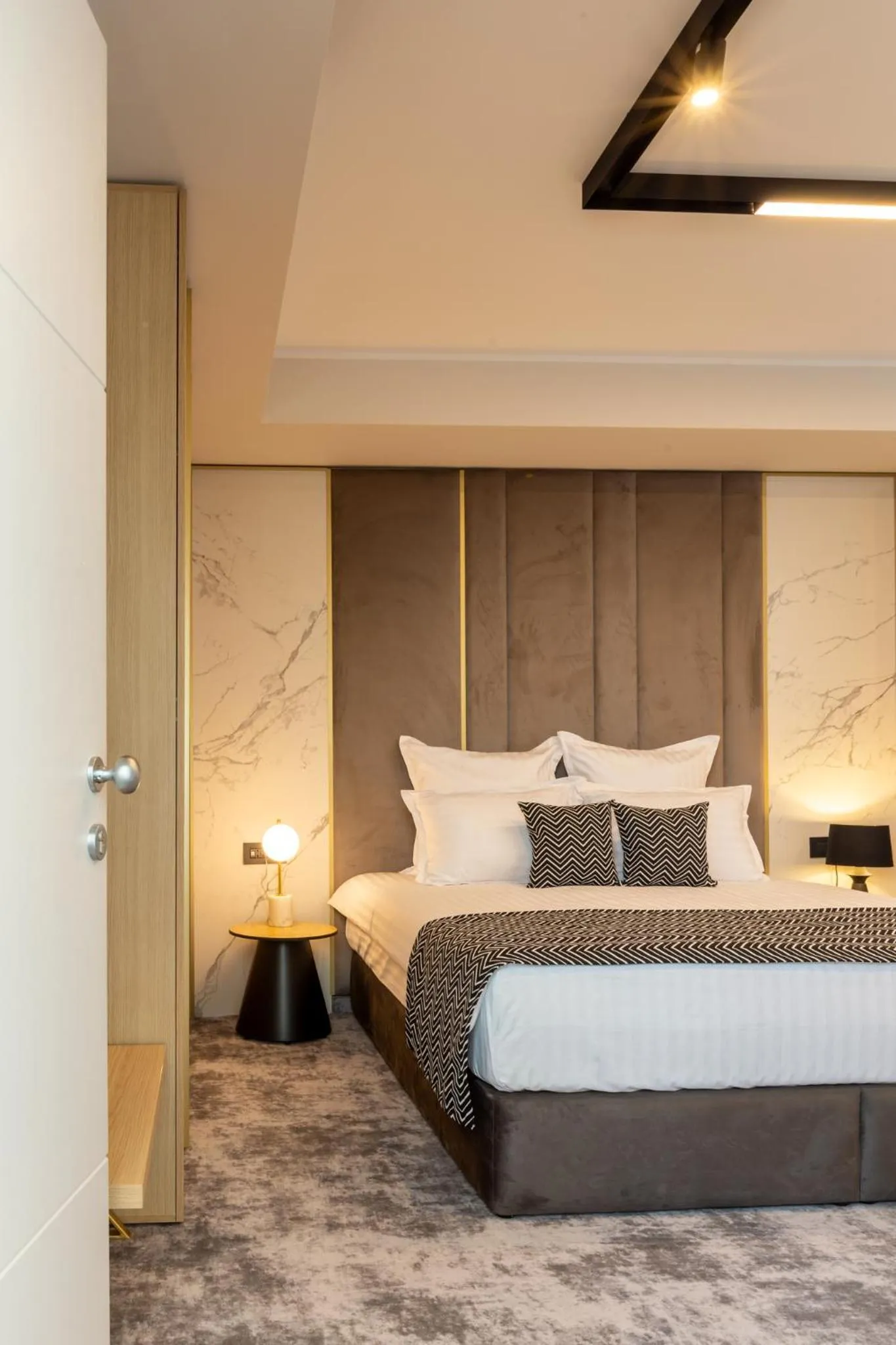 Bed in Hotel Lupa by Bueno