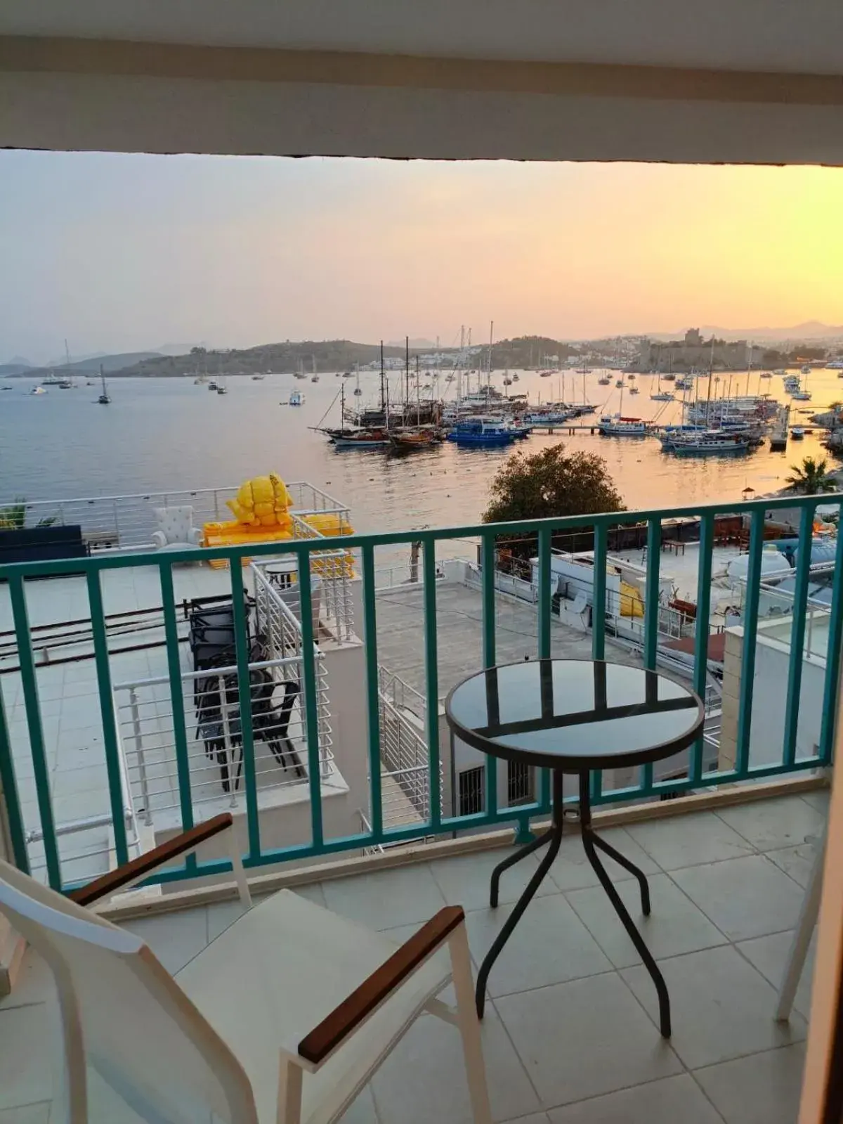 Mia Hill Suites Mia Hill Suites