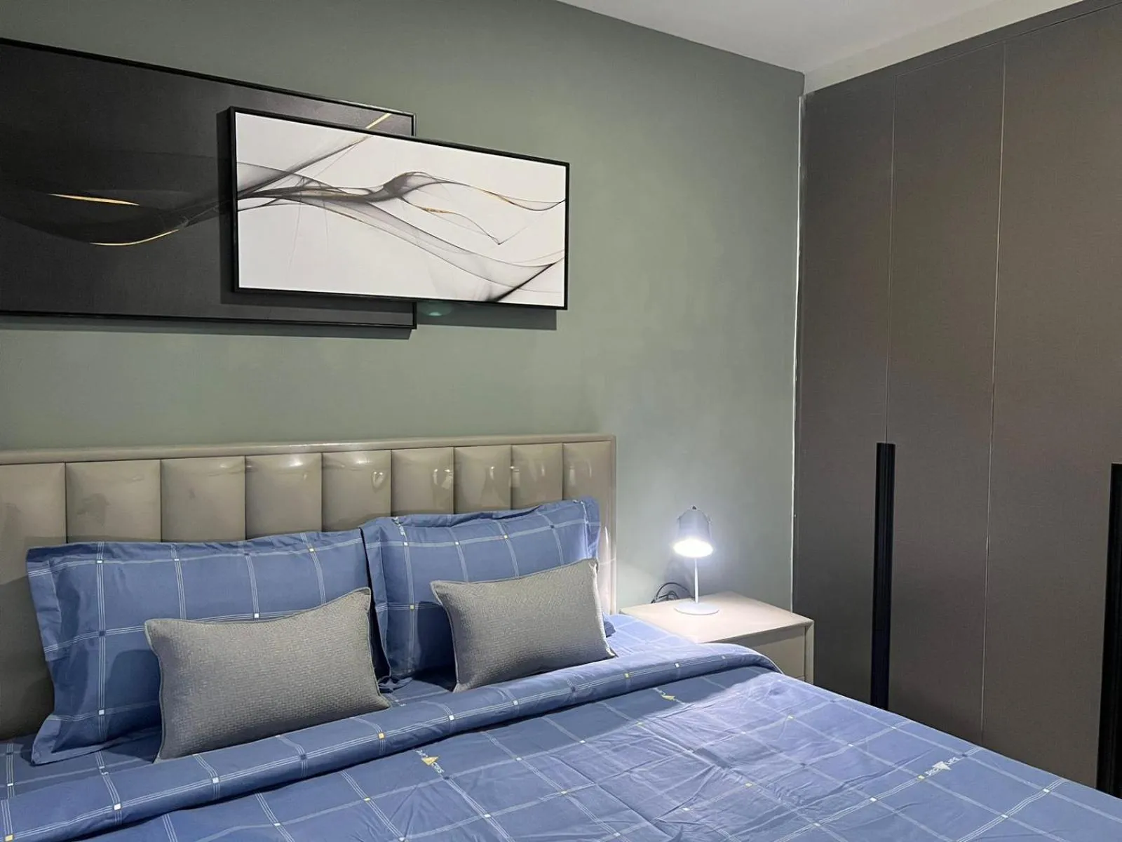 Bed in The PeAk Residence, Multi-Apartment by Emma