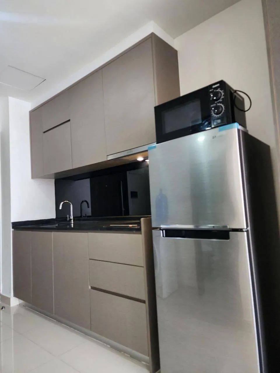 The PeAk Residence, Multi-Apartment by Emma