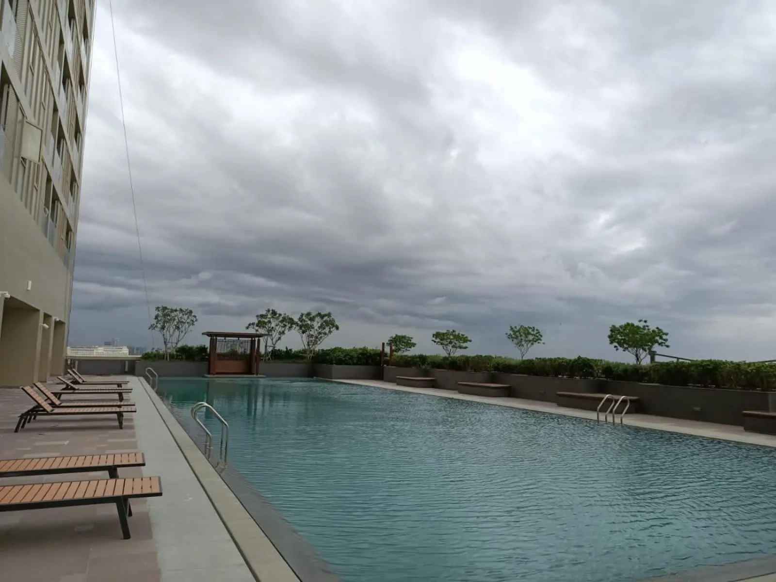 The PeAk Residence, Multi-Apartment by Emma