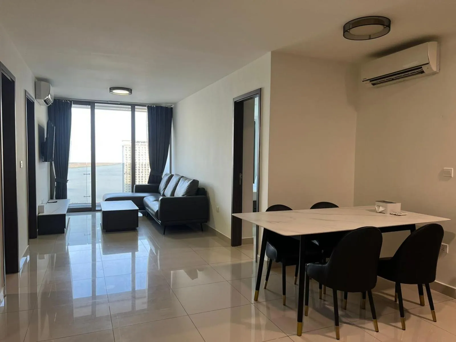 The PeAk Residence, Multi-Apartment by Emma