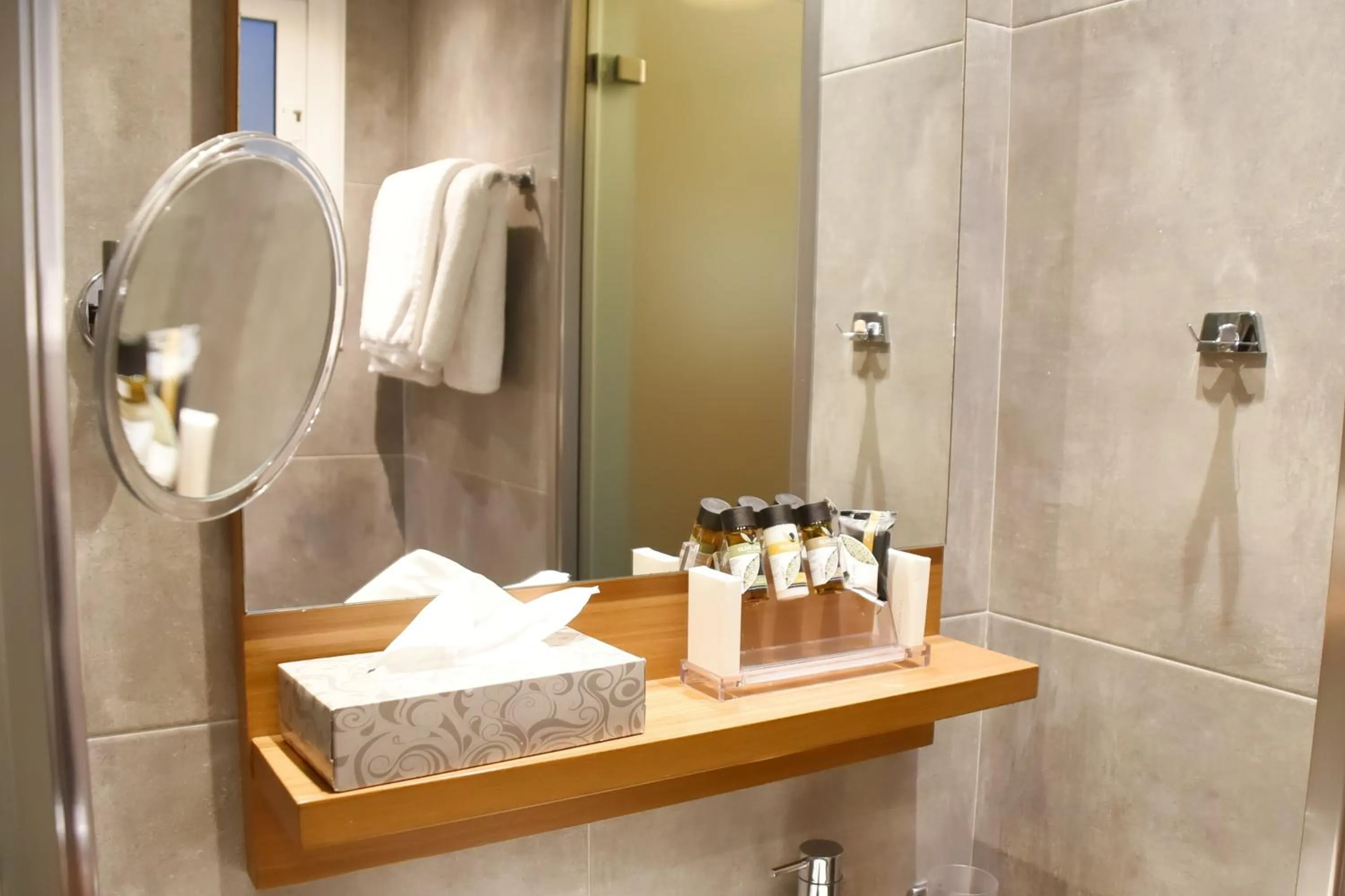 Bathroom in Adrian Hotel