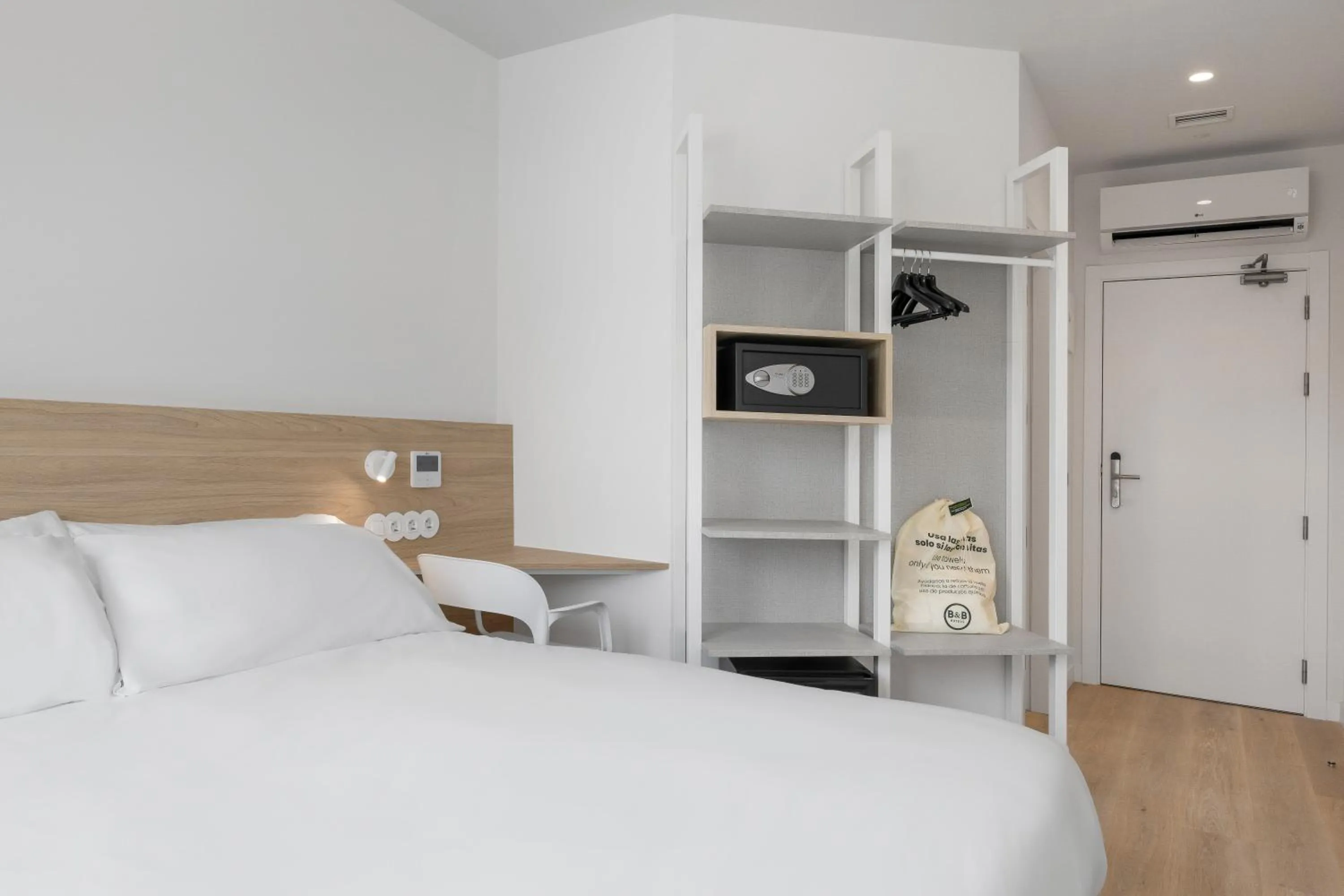 Bed in B&B HOTEL Benidorm Finestrat