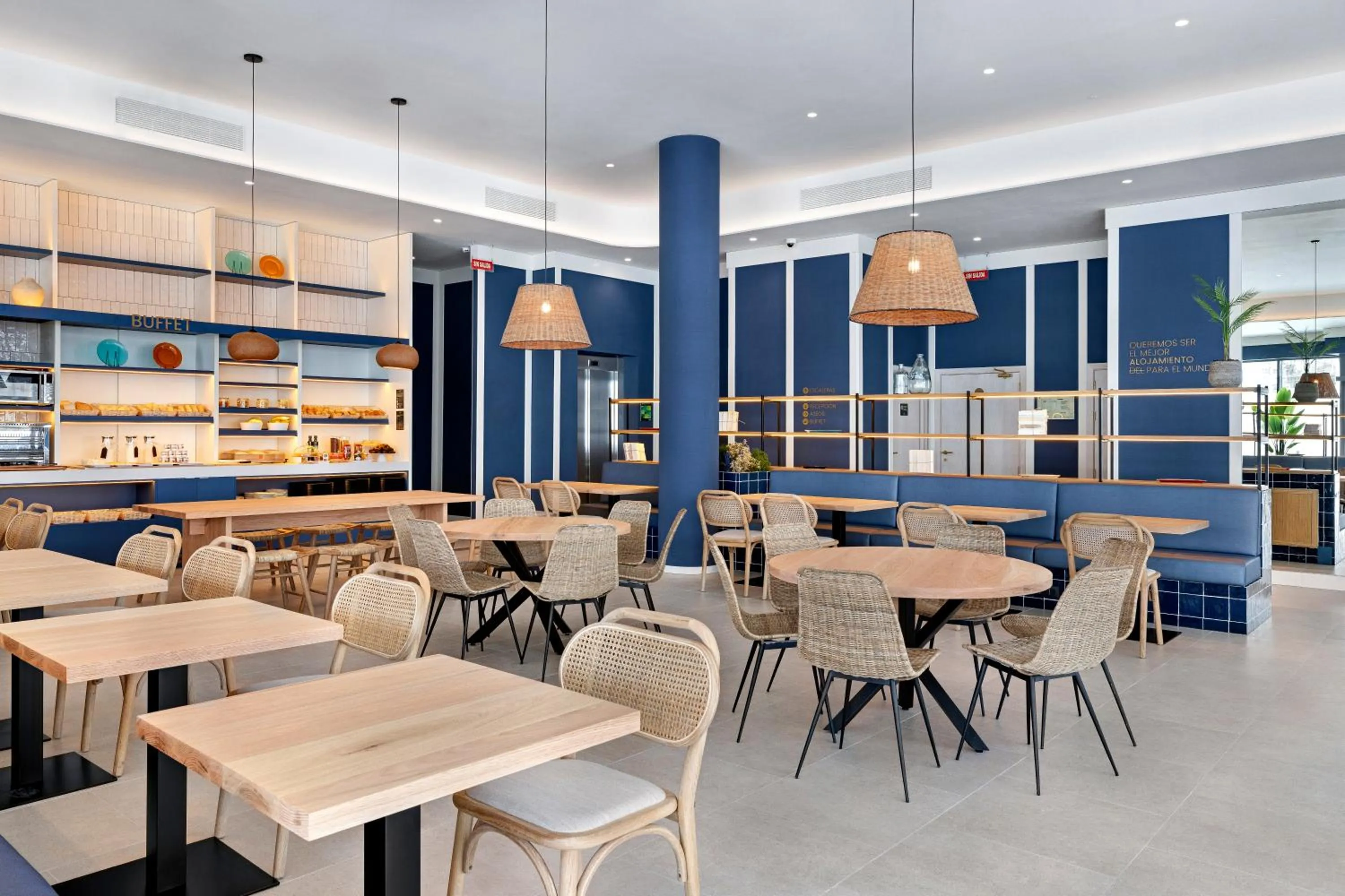 Restaurant/places to eat in B&B HOTEL Benidorm Finestrat