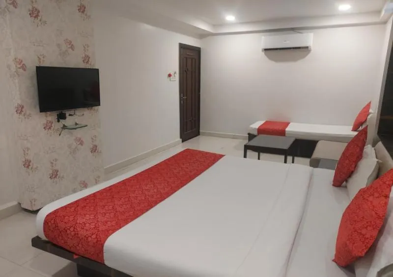 Photo of the whole room, Bed in Hotel Galaxy