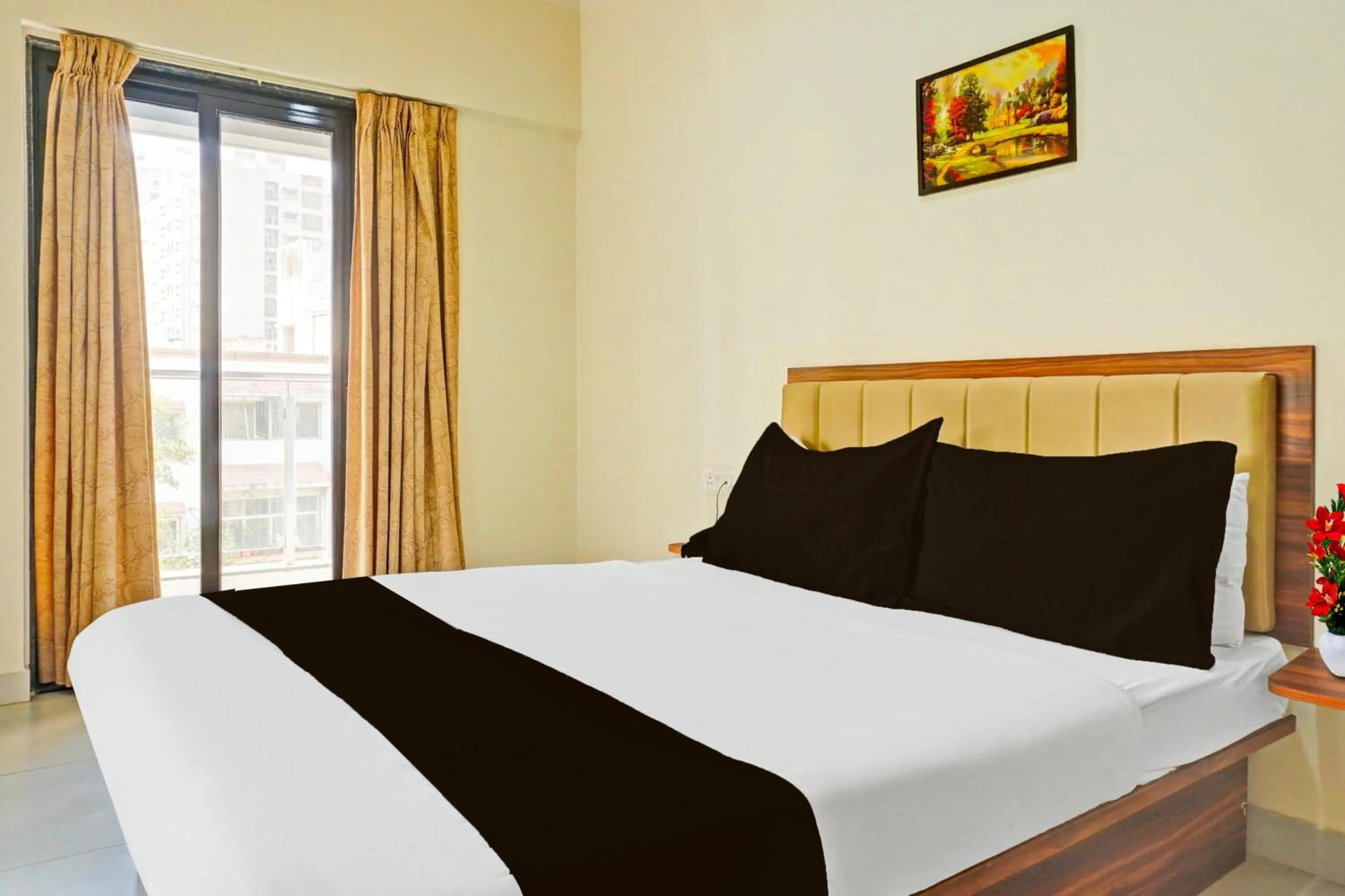 Bedroom, Bed in Super Townhouse Amanora Park Town Formerly Samrat Inn