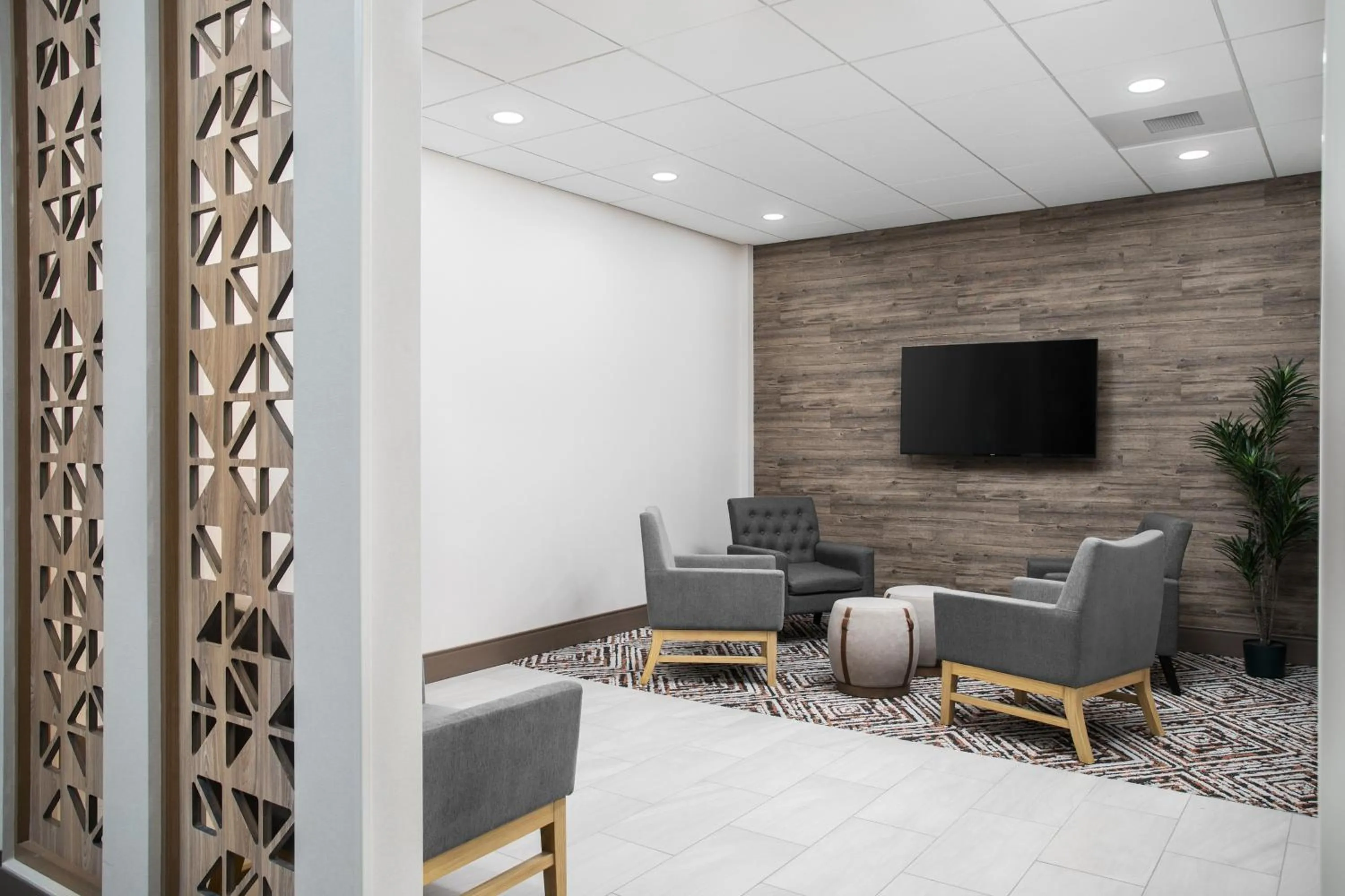 Seating area in Candlewood Suites Chattanooga Hamilton Place by IHG